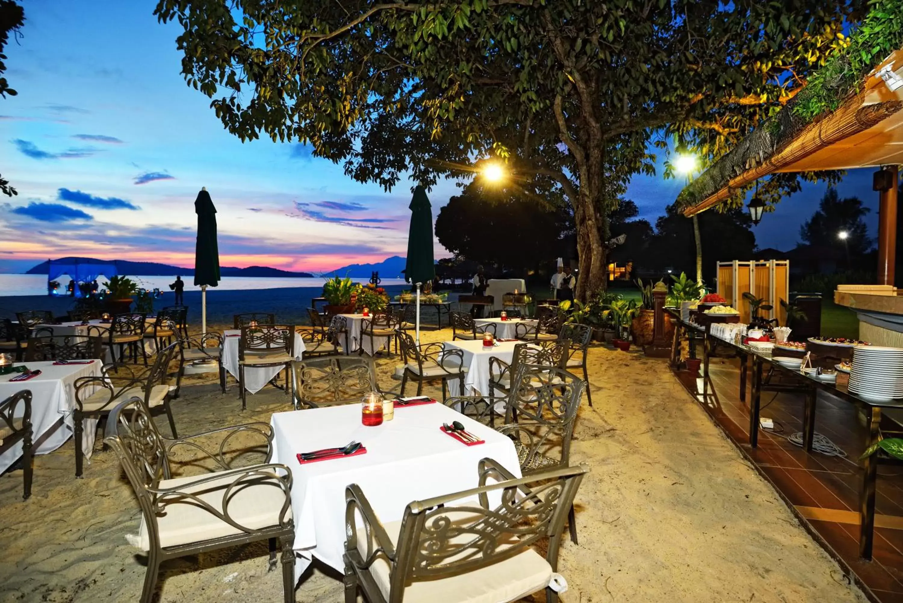 Sunset, Restaurant/Places to Eat in Holiday Villa Beach Resort & Spa Langkawi