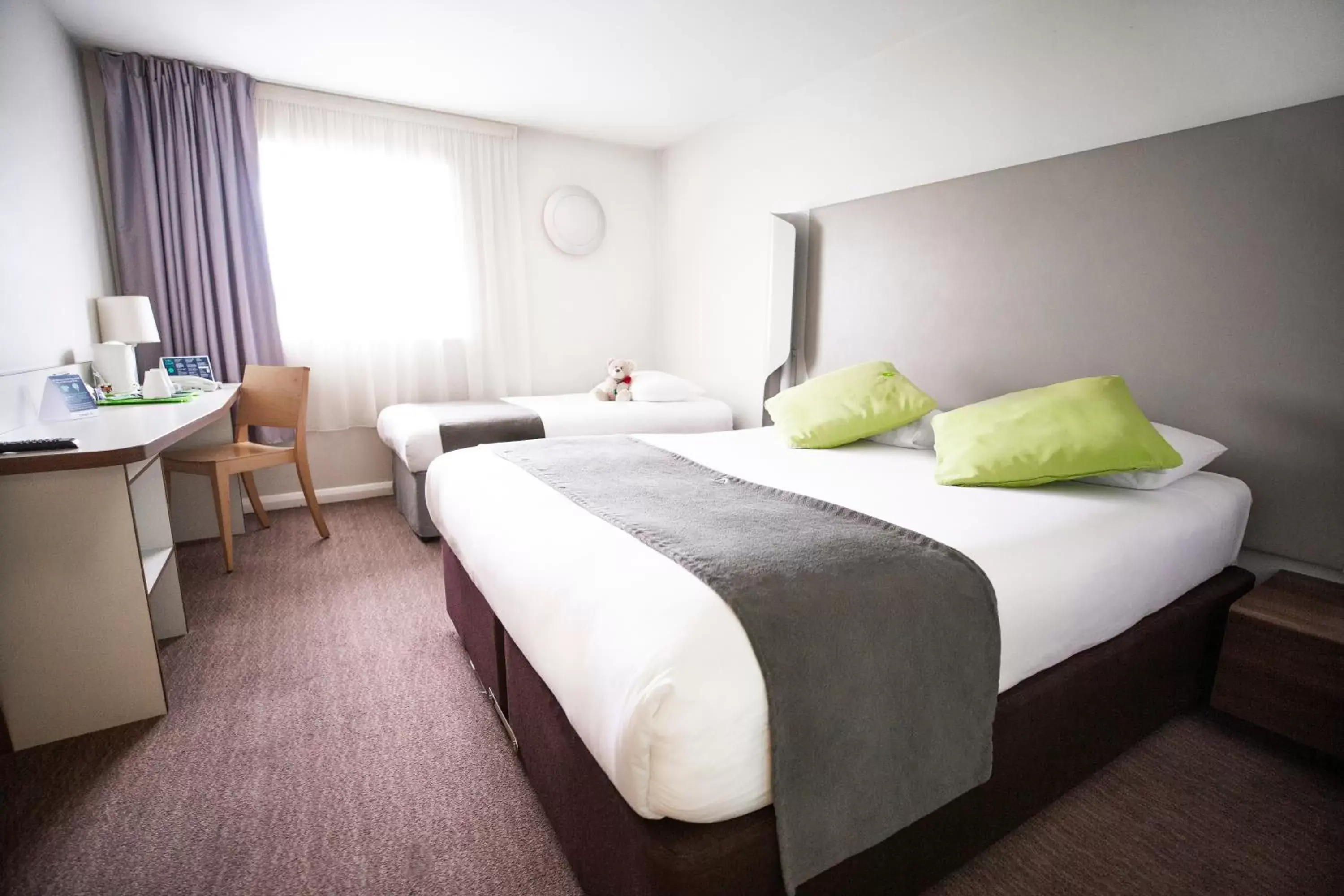 Bedroom, Bed in Campanile Hotel Northampton