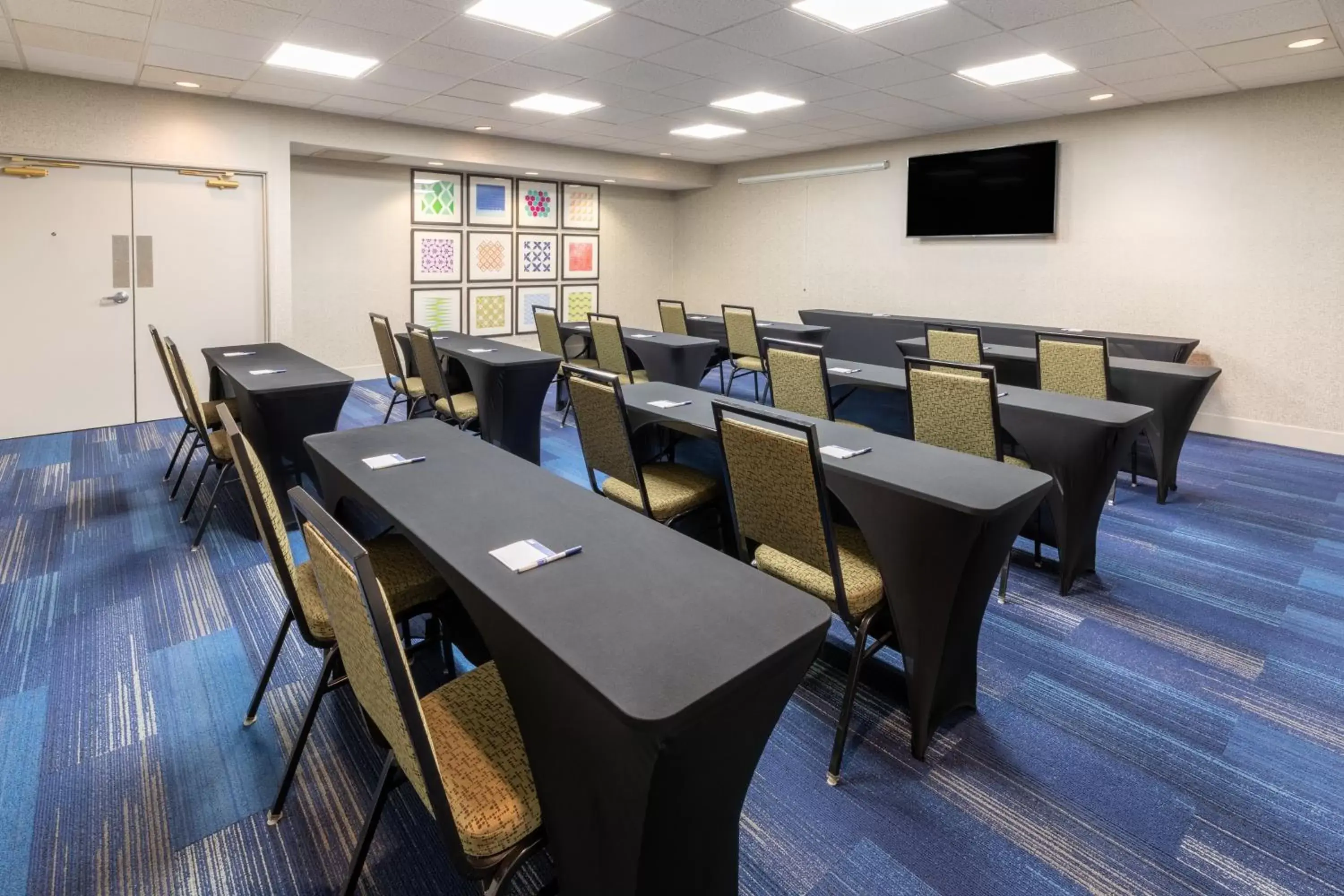 Meeting/conference room in Holiday Inn Express Minden, an IHG Hotel