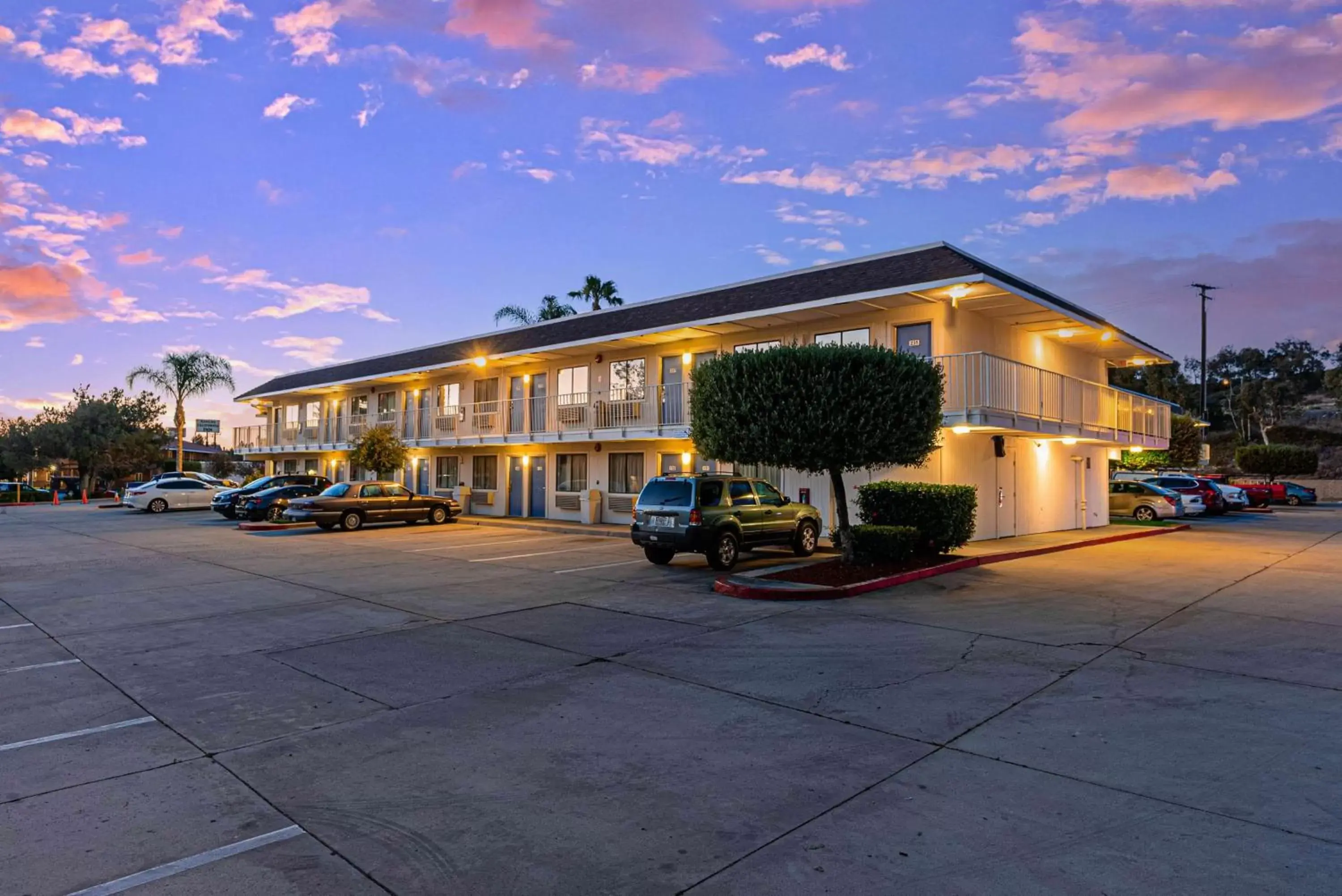 Property Building in Motel 6-Temecula, CA - Historic Old Town