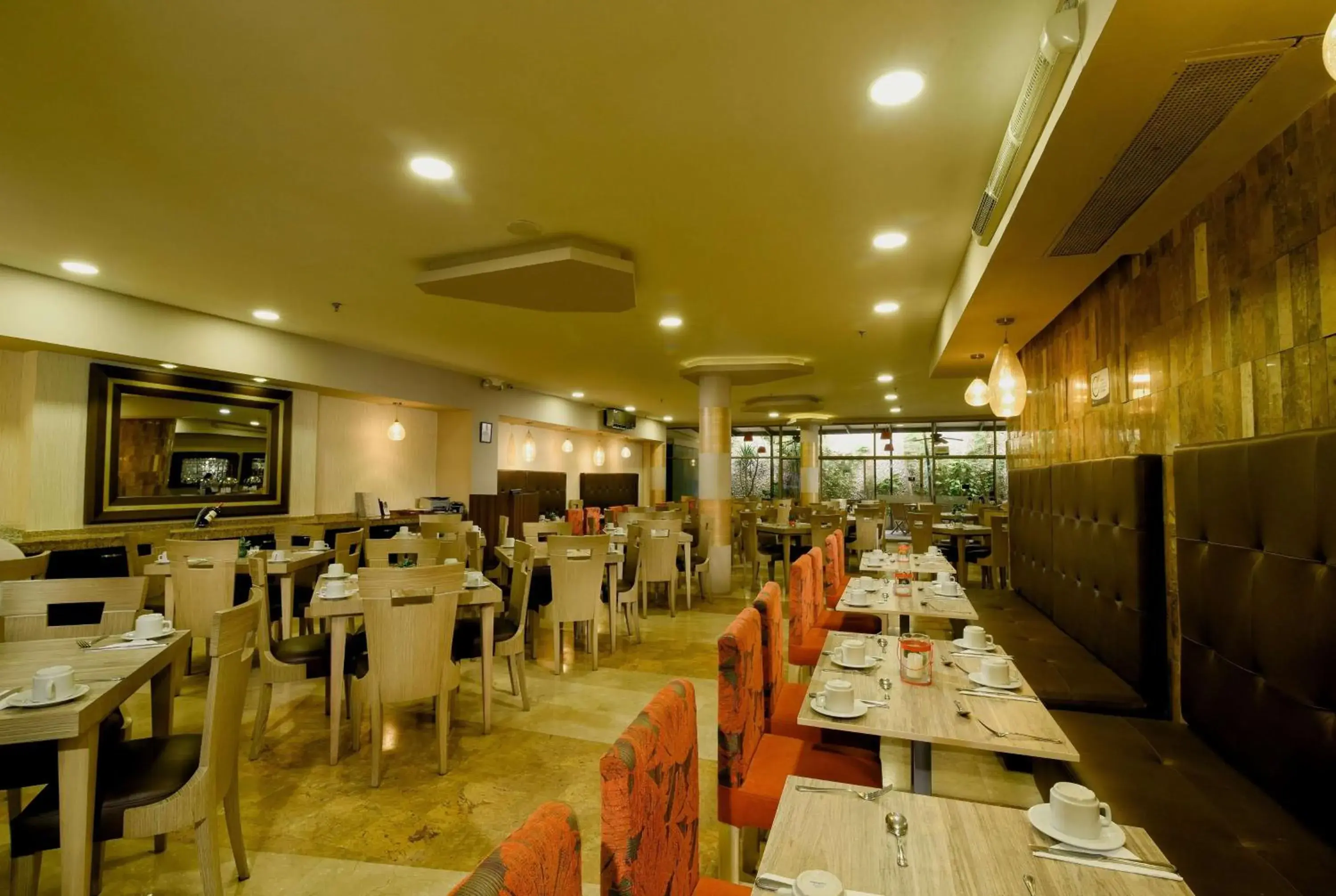 Restaurant/Places to Eat in Howard Johnson Hotel Versalles Barranquilla