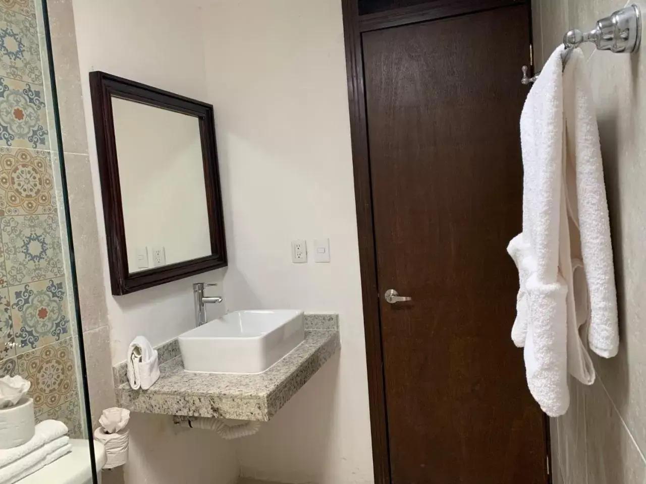 Shower, Bathroom in Hotel Catedral Valladolid Yucatan