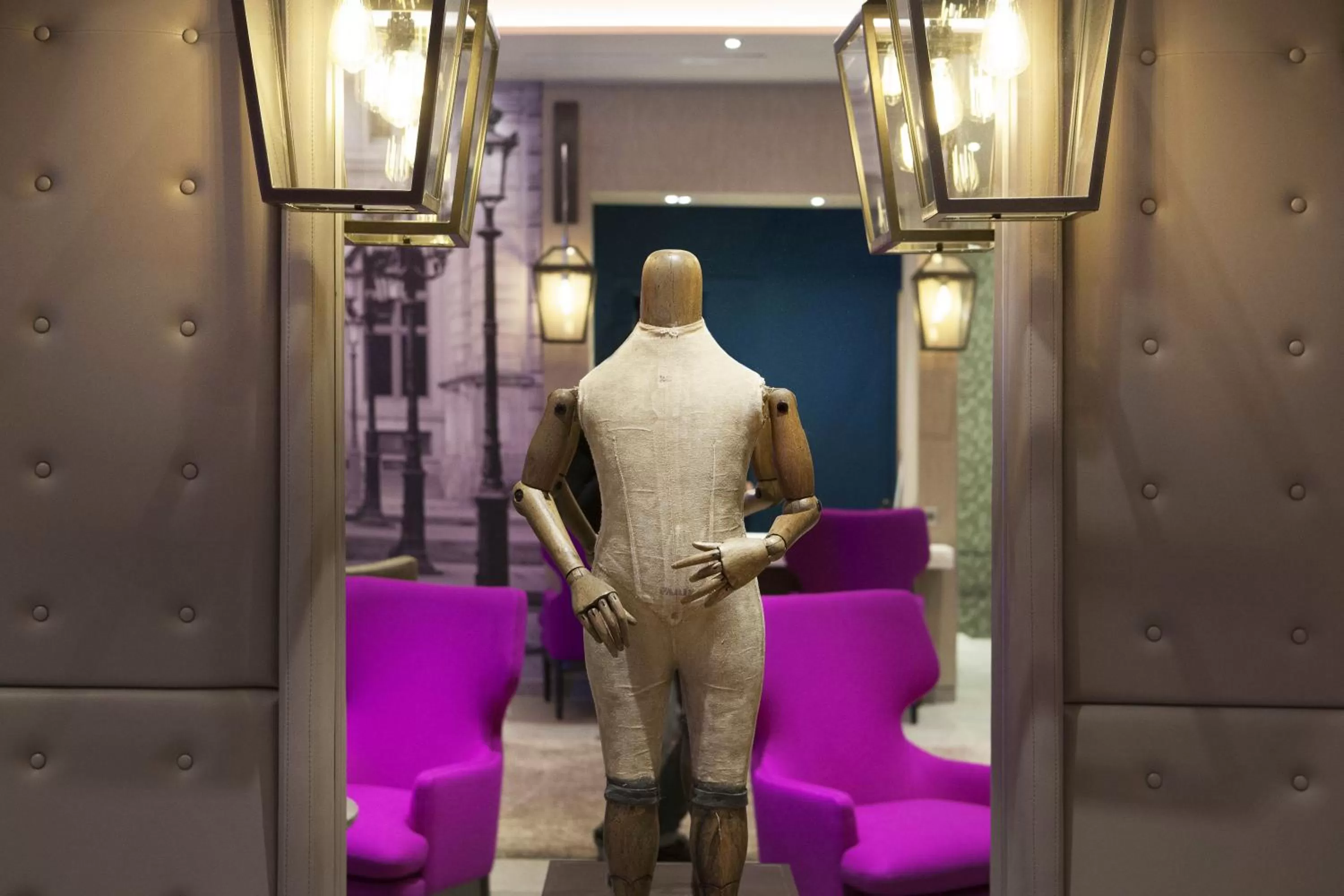 Decorative detail in Hotel La Lanterne & Spa By Timhotel