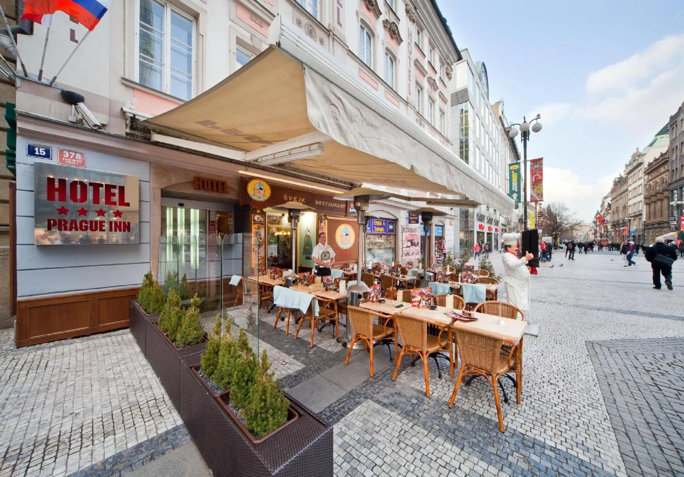 Restaurant/places to eat in Prague Inn