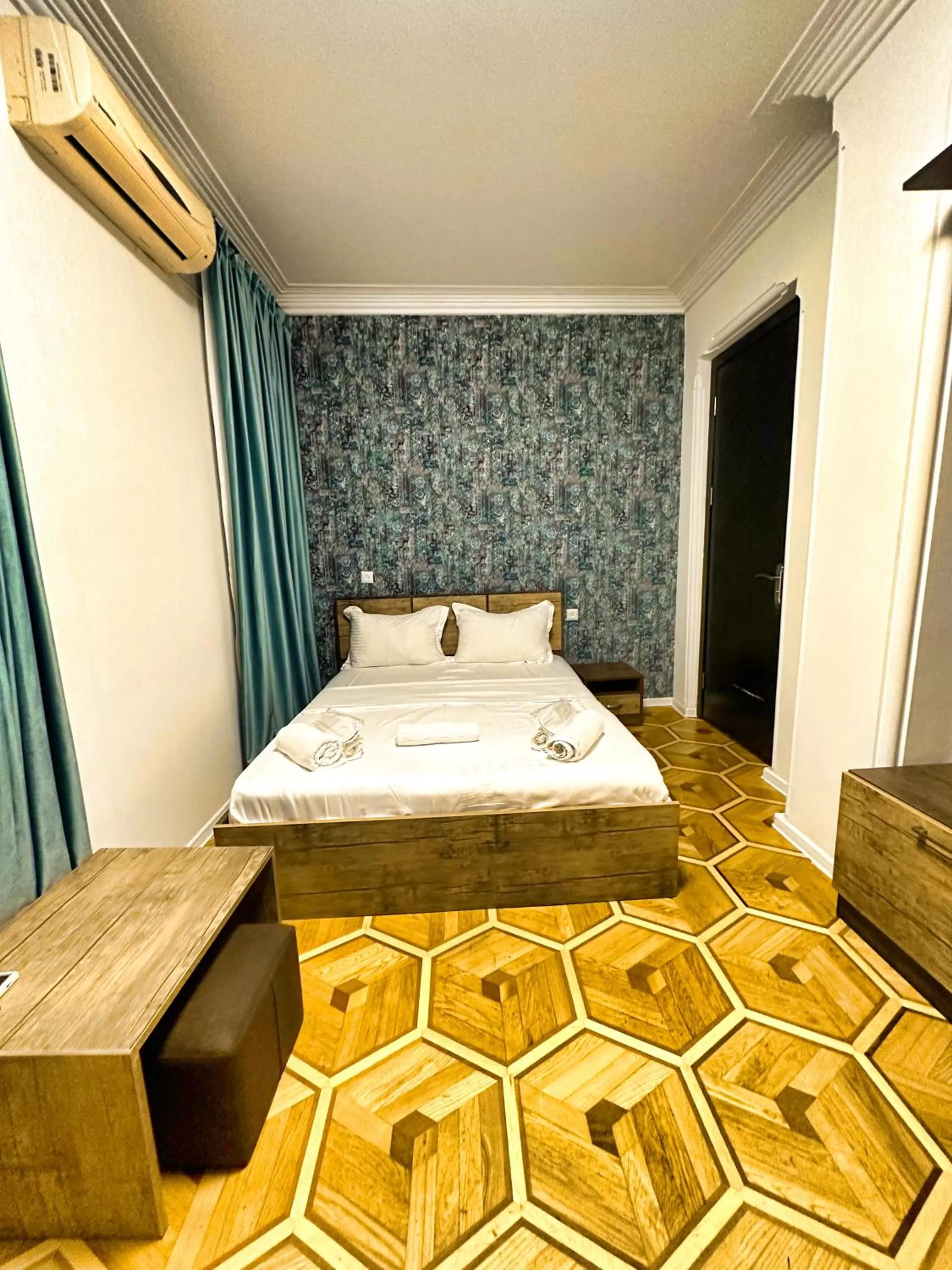 Bedroom, Bed in Metekhi View Hotel