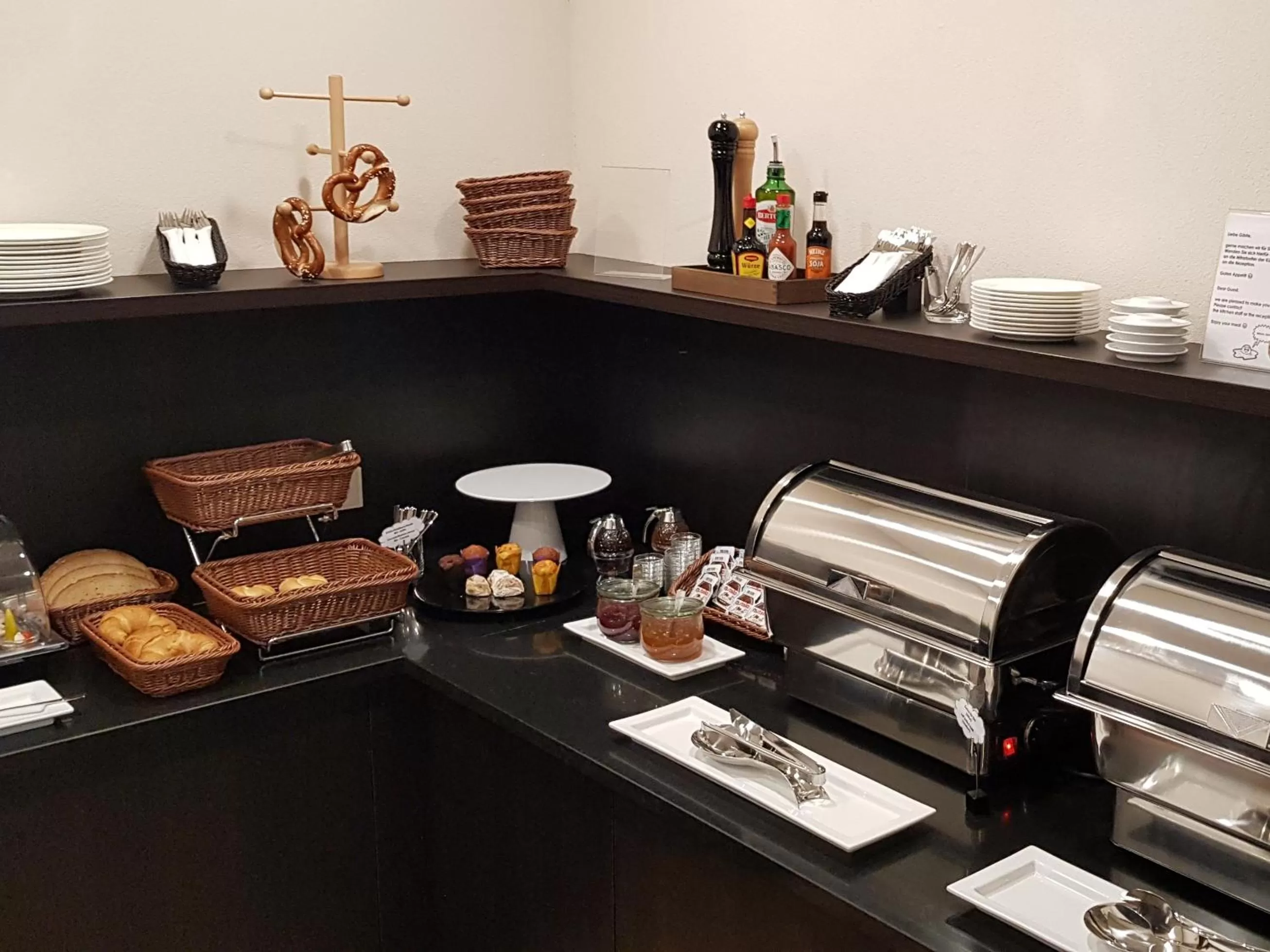 Buffet breakfast in Hotel U7