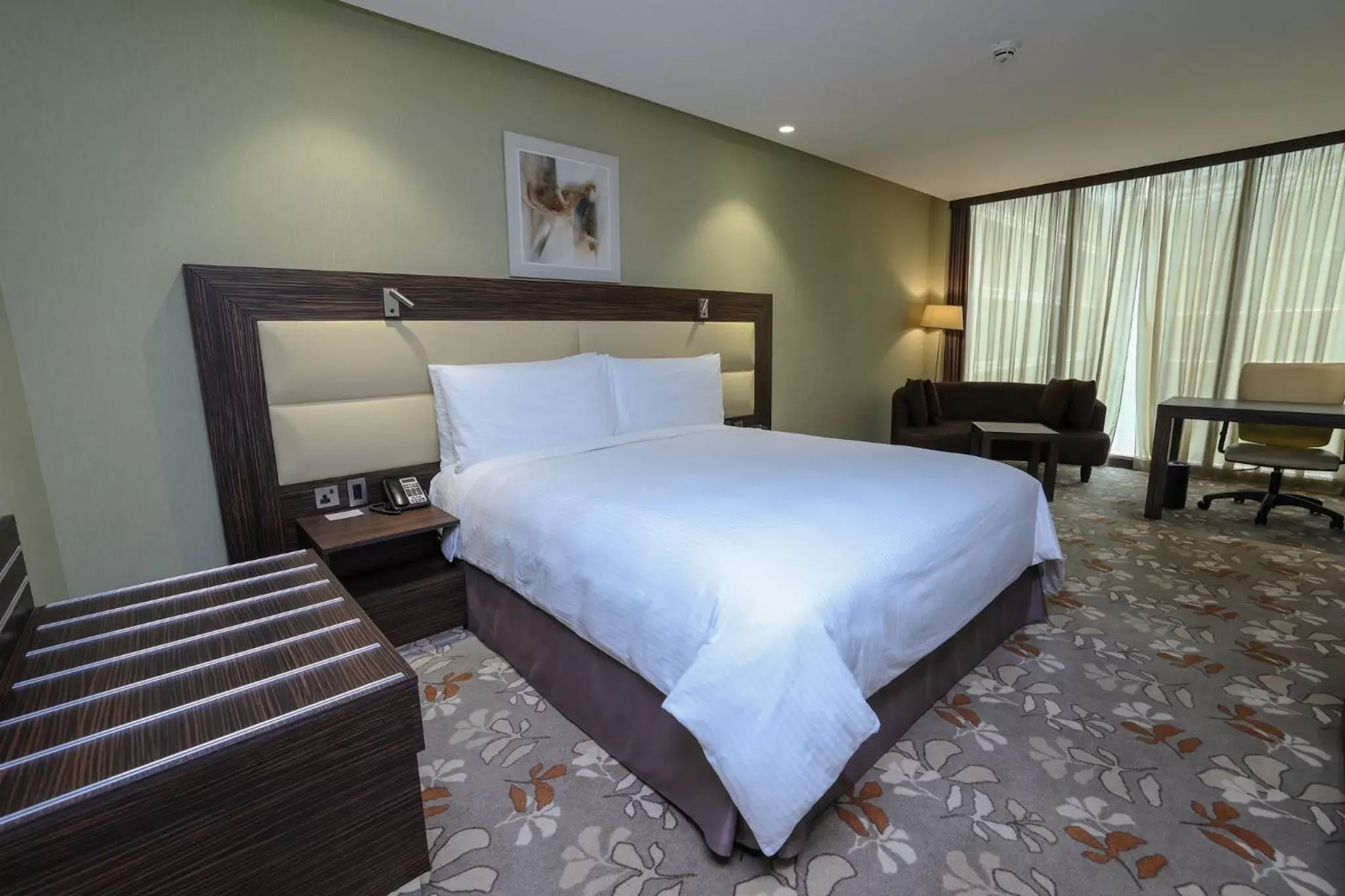 Photo of the whole room, Bed in Crowne Plaza Kuwait Al Thuraya City, an IHG Hotel