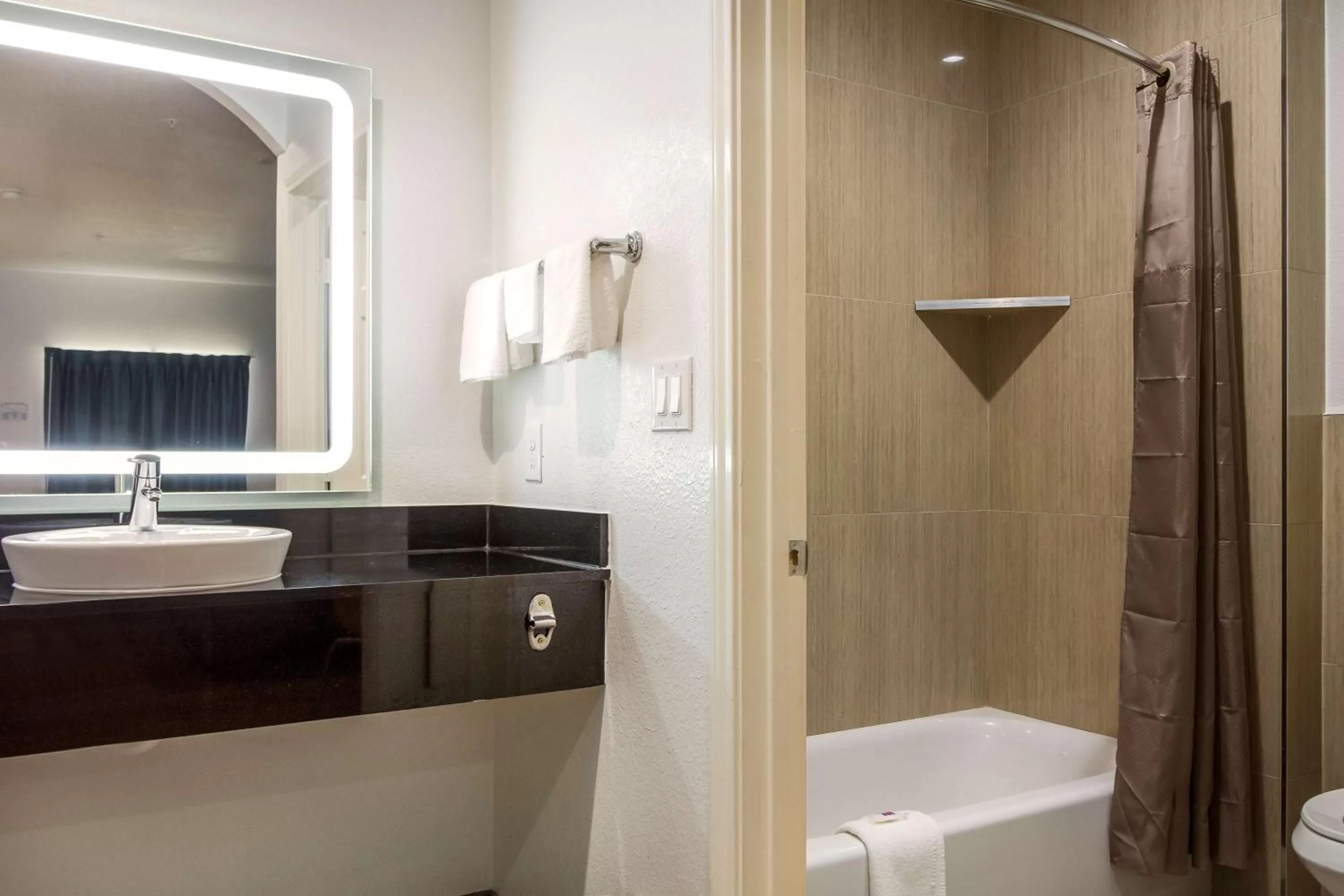 Bathroom in Motel 6-Houston, TX - North