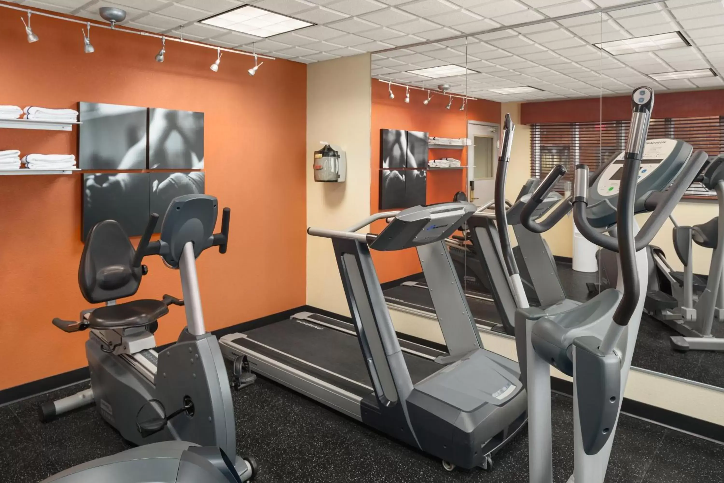 Fitness centre/facilities, Fitness Center/Facilities in Country Inn & Suites by Radisson, Lima, OH