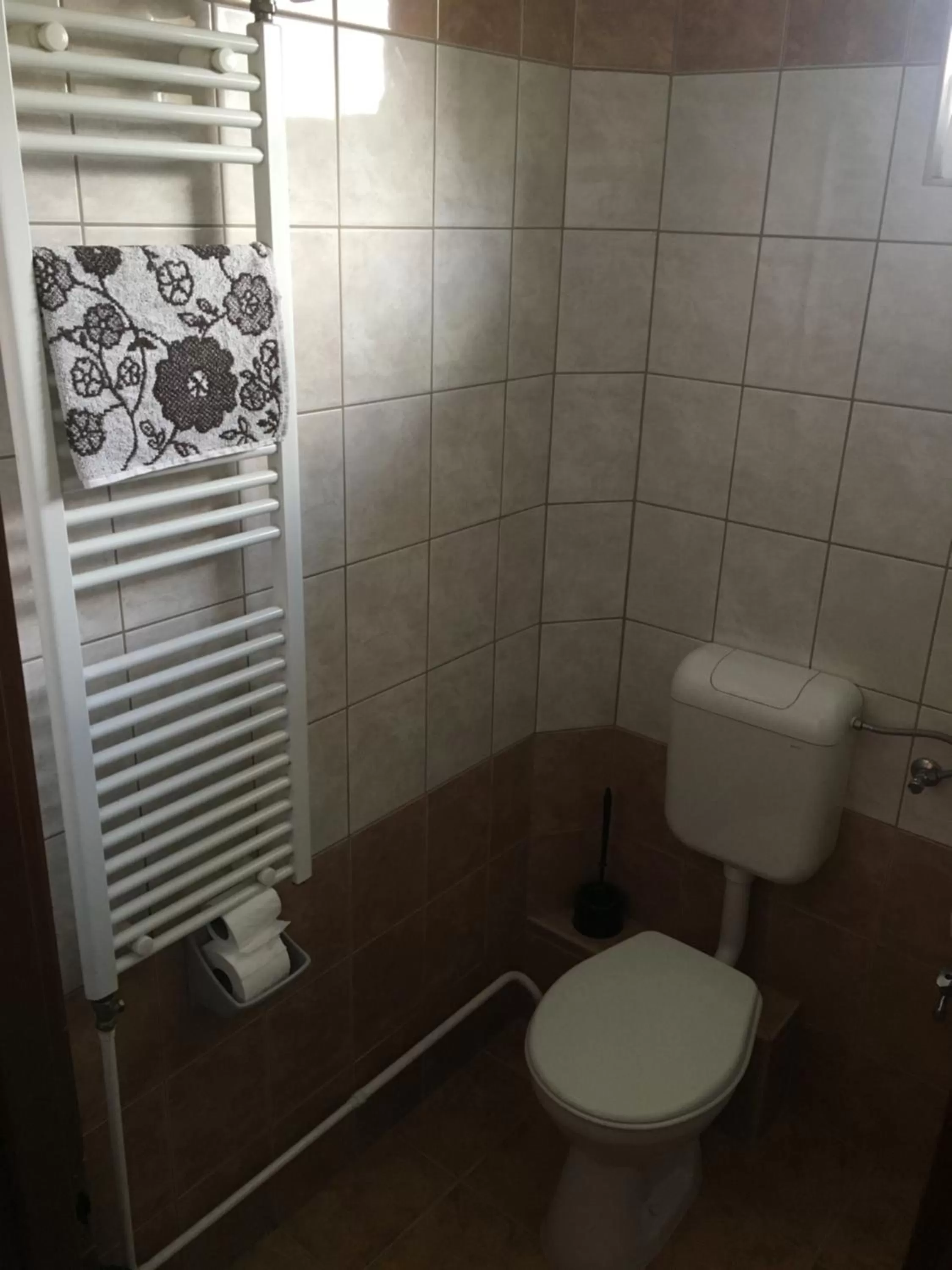 Toilet in Romantik Étterem - Panzió