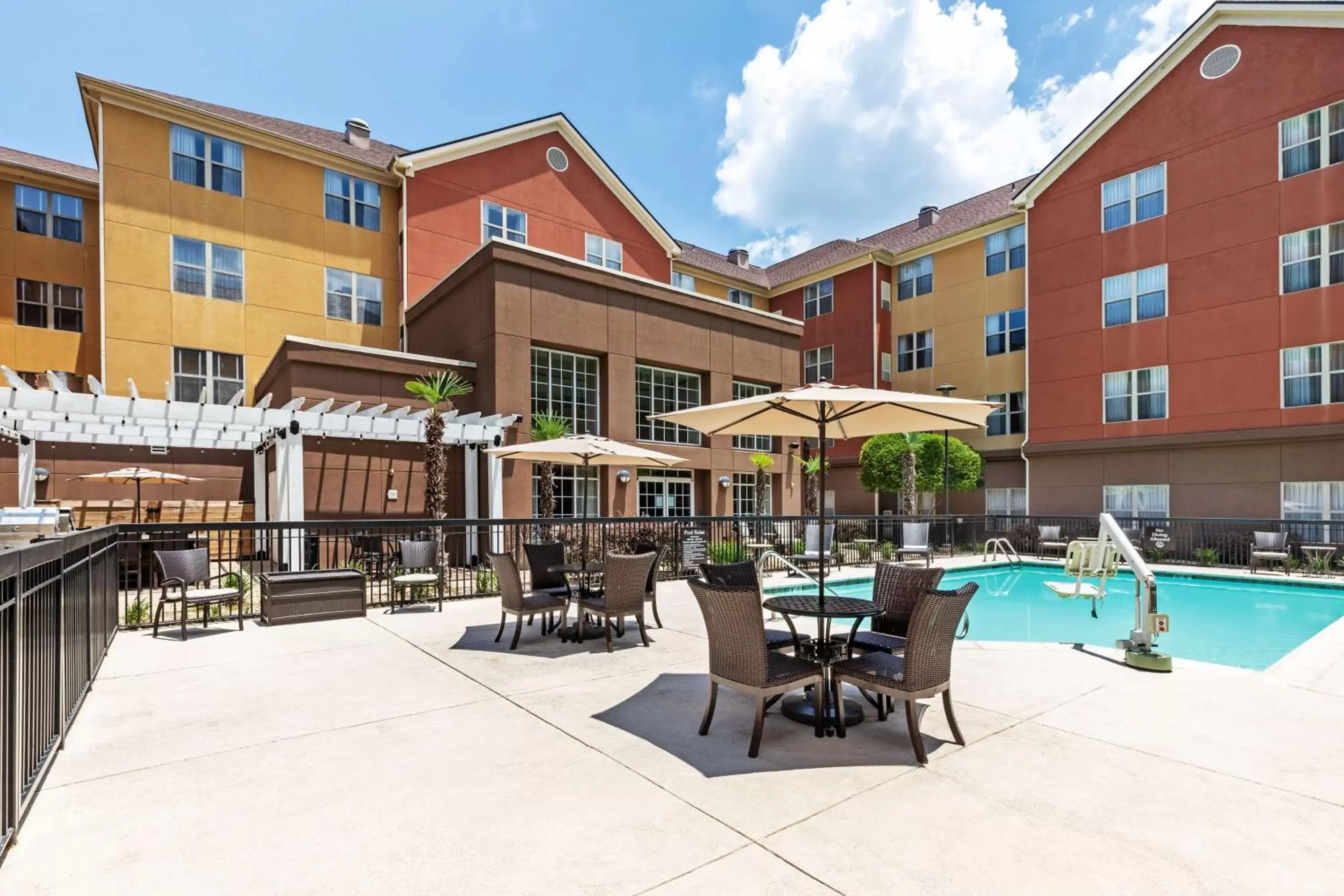 Pool view, Swimming Pool in Homewood Suites by Hilton Shreveport