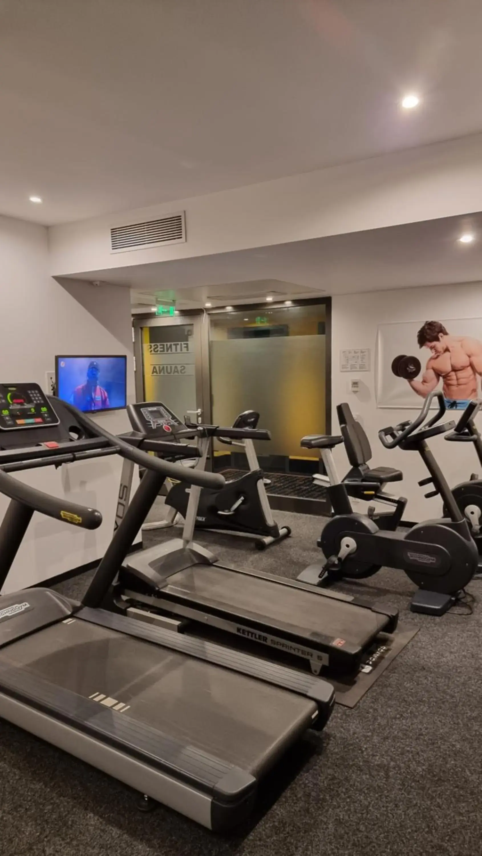 Fitness centre/facilities, Fitness Center/Facilities in Vienna House Easy By Wyndham Airport Bucharest