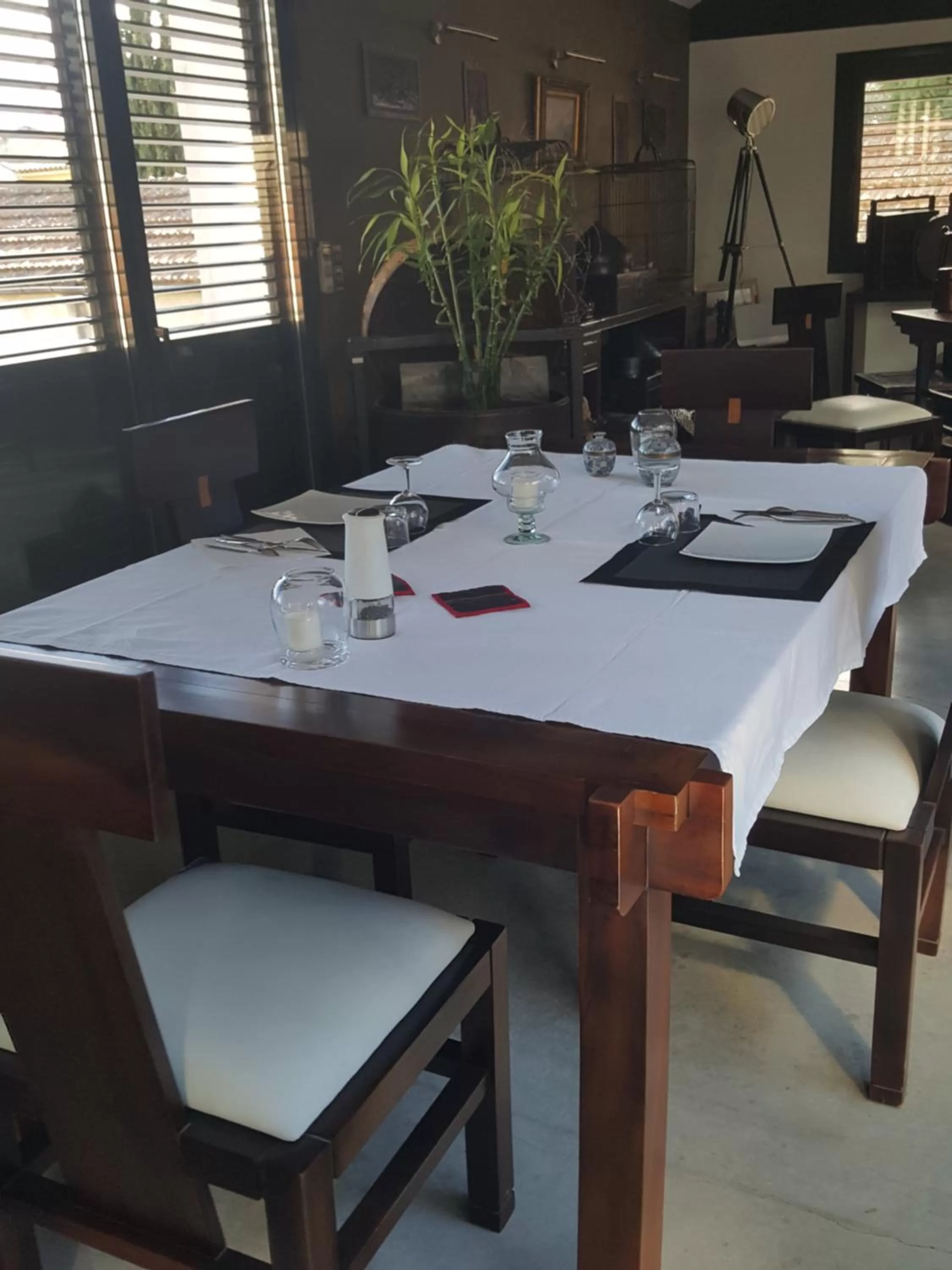 Restaurant/Places to Eat in Be Loft B&B Pool & Spa