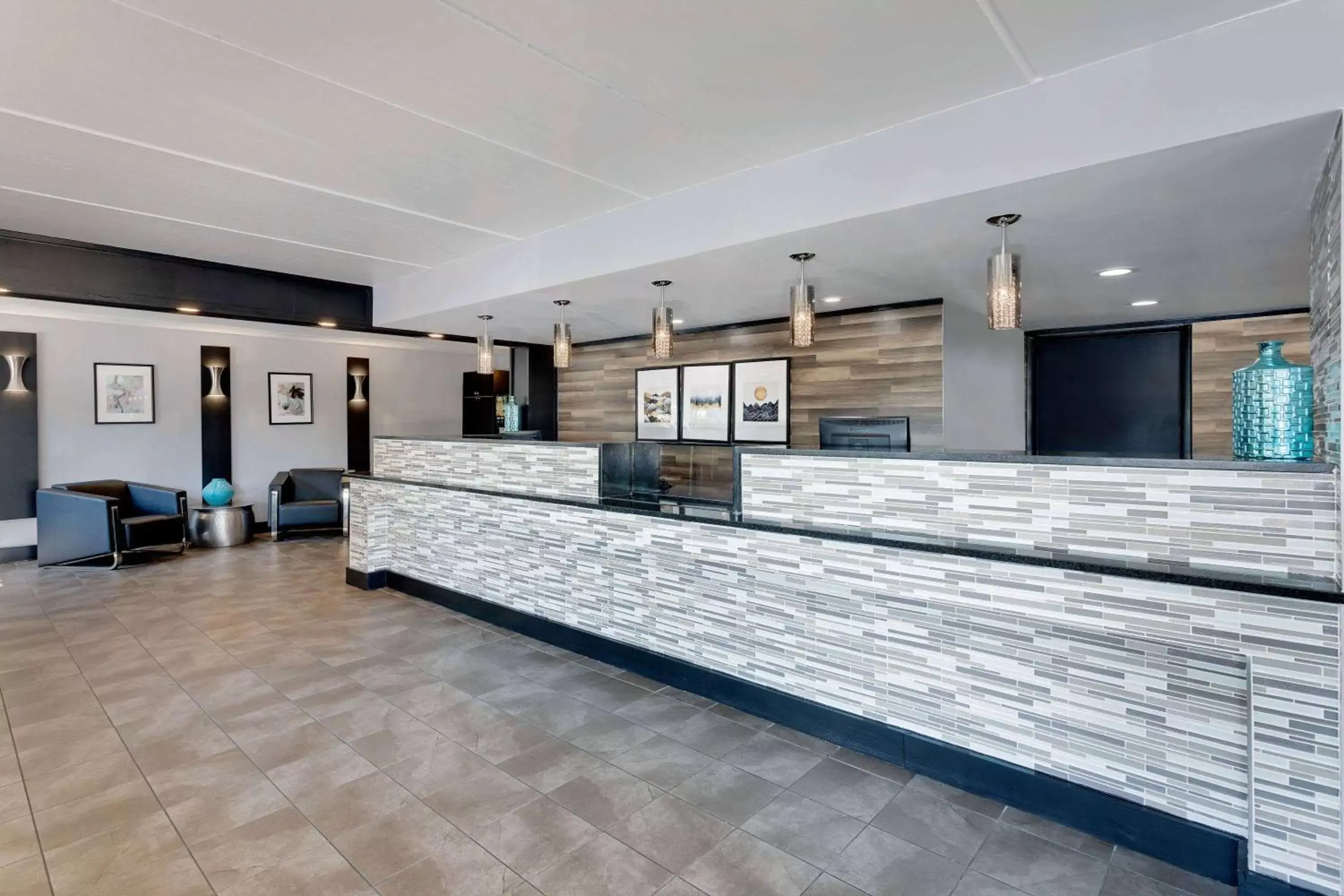 Lobby or reception in Travelodge by Wyndham College Park