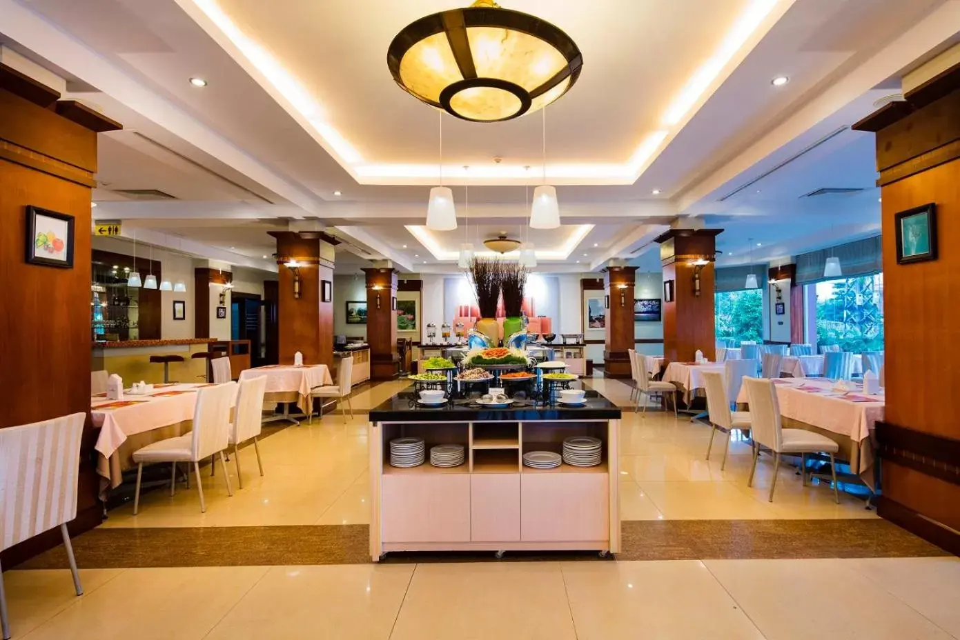 Restaurant/Places to Eat in Sai Gon Quang Binh Hotel