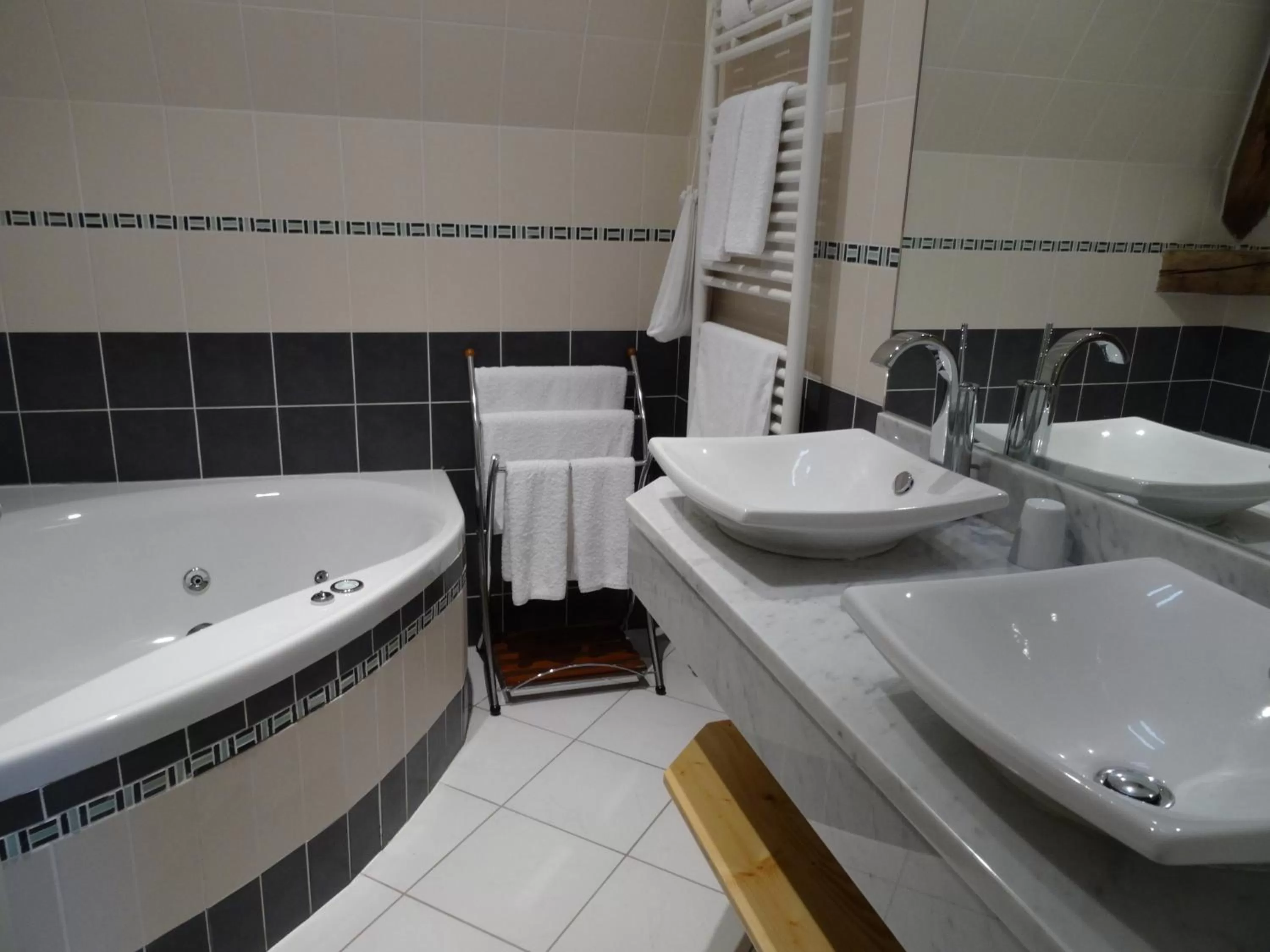 Bathroom in Gentilhommière de Collonges