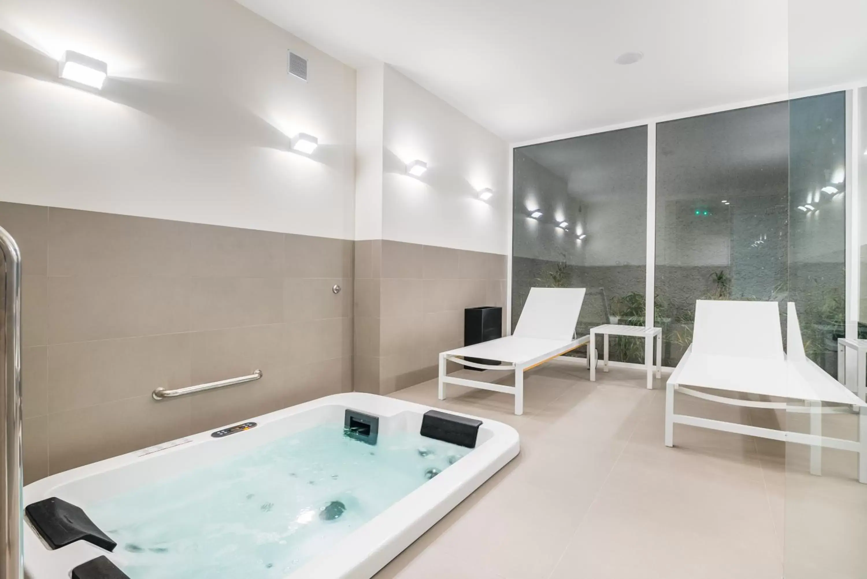 Hot Tub, Spa/Wellness in Apartamentos Turisticos Paraiso