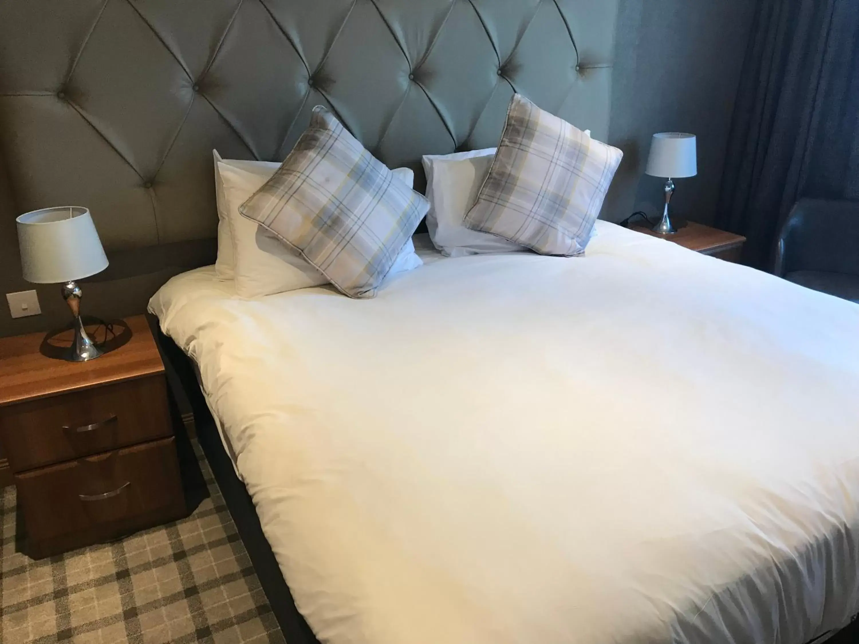 Bedroom, Bed in The Scot