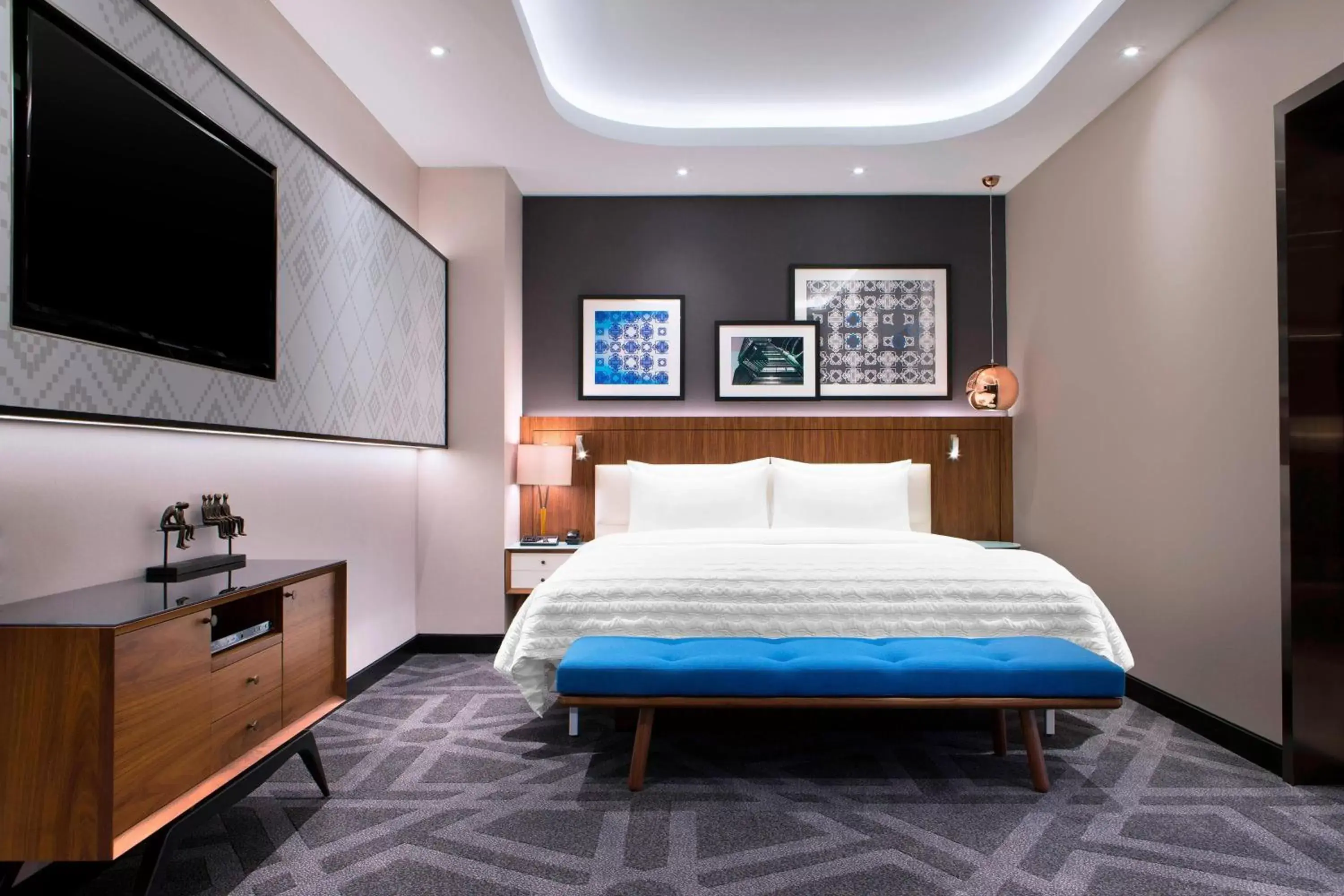 Bedroom, Bed in Le Méridien Kuala Lumpur