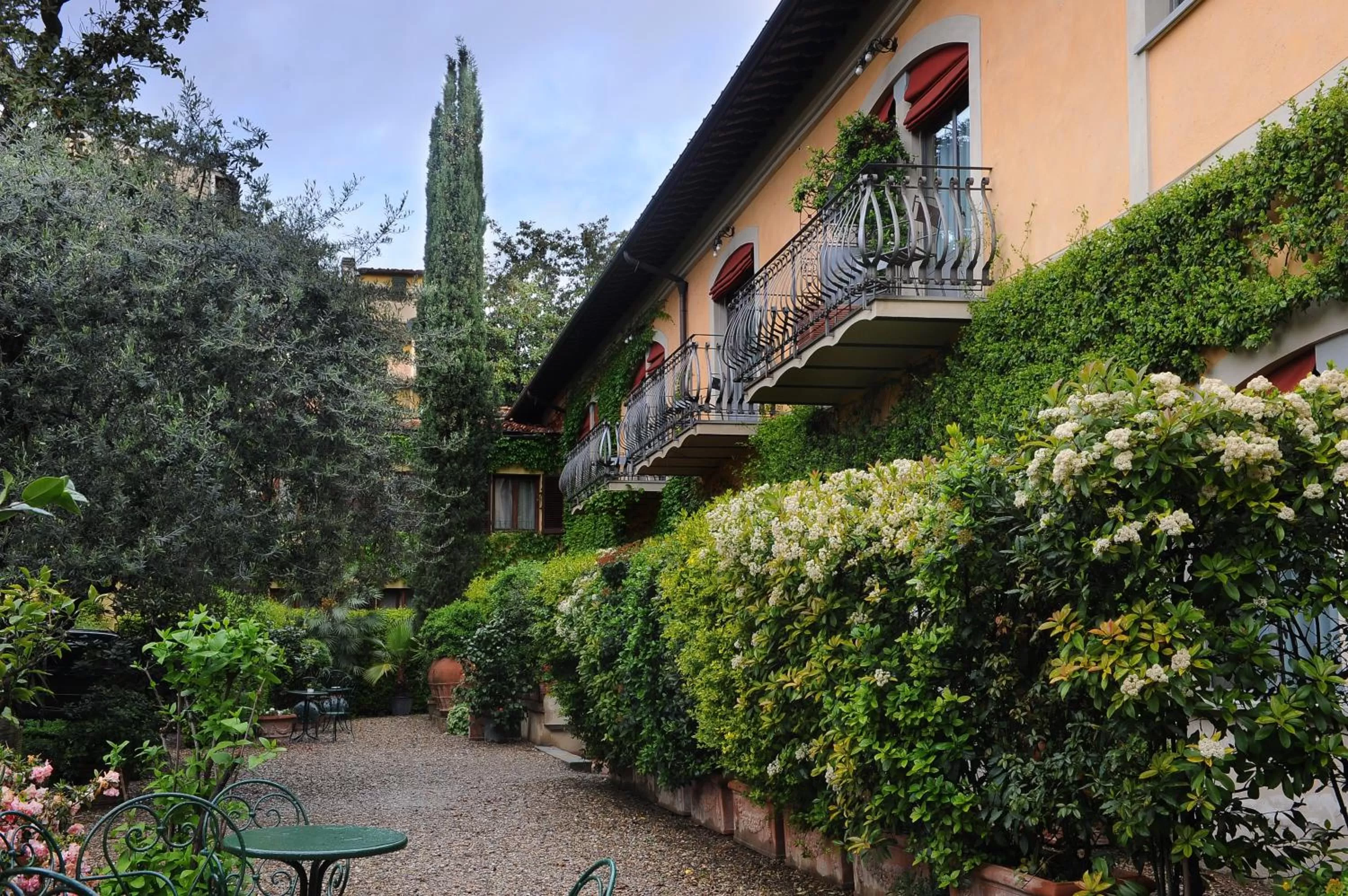 Facade/entrance, Property Building in Hotel Monna Lisa