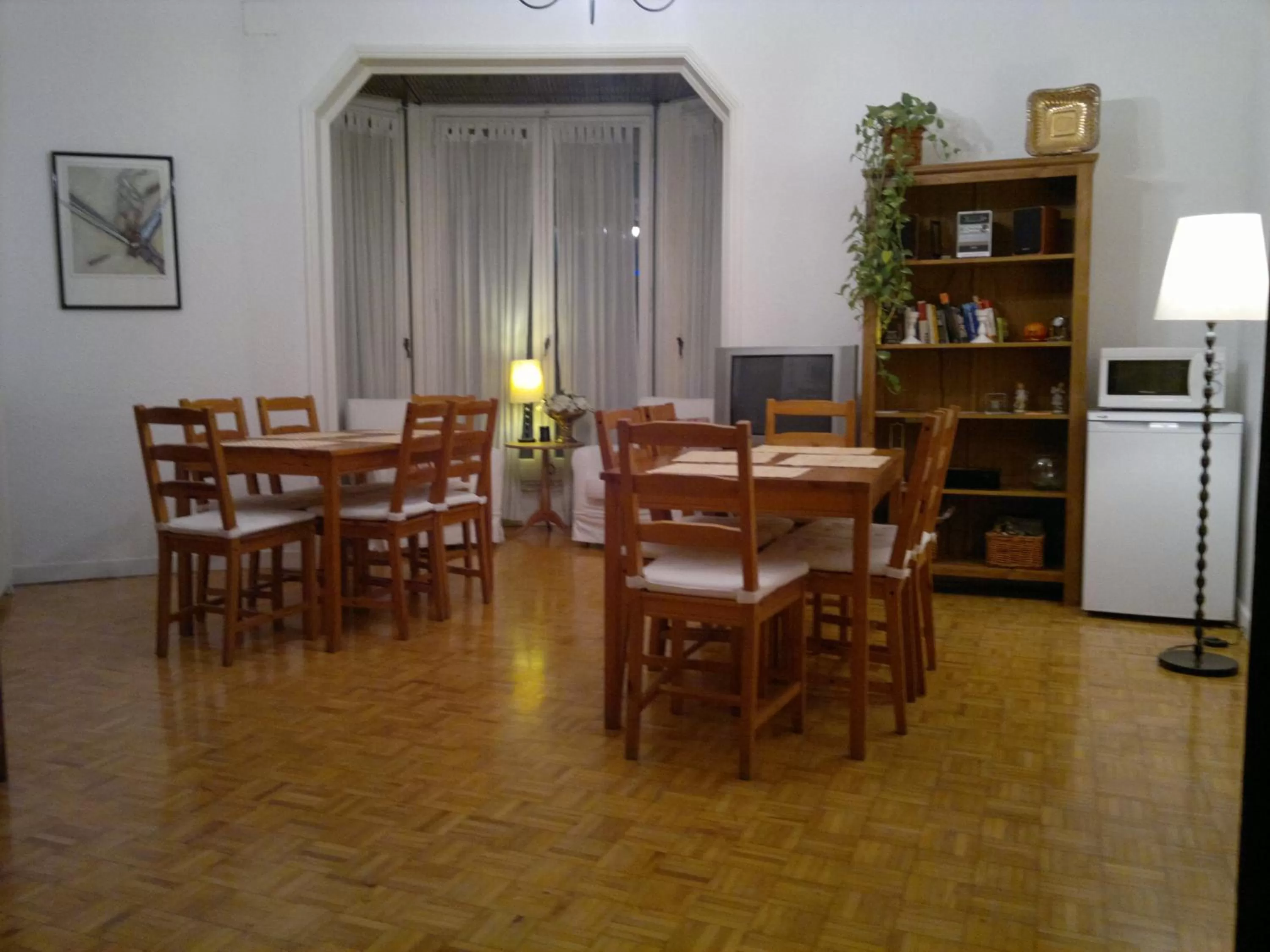 Restaurant/places to eat, Dining Area in Ally's Bed&Breakfast,