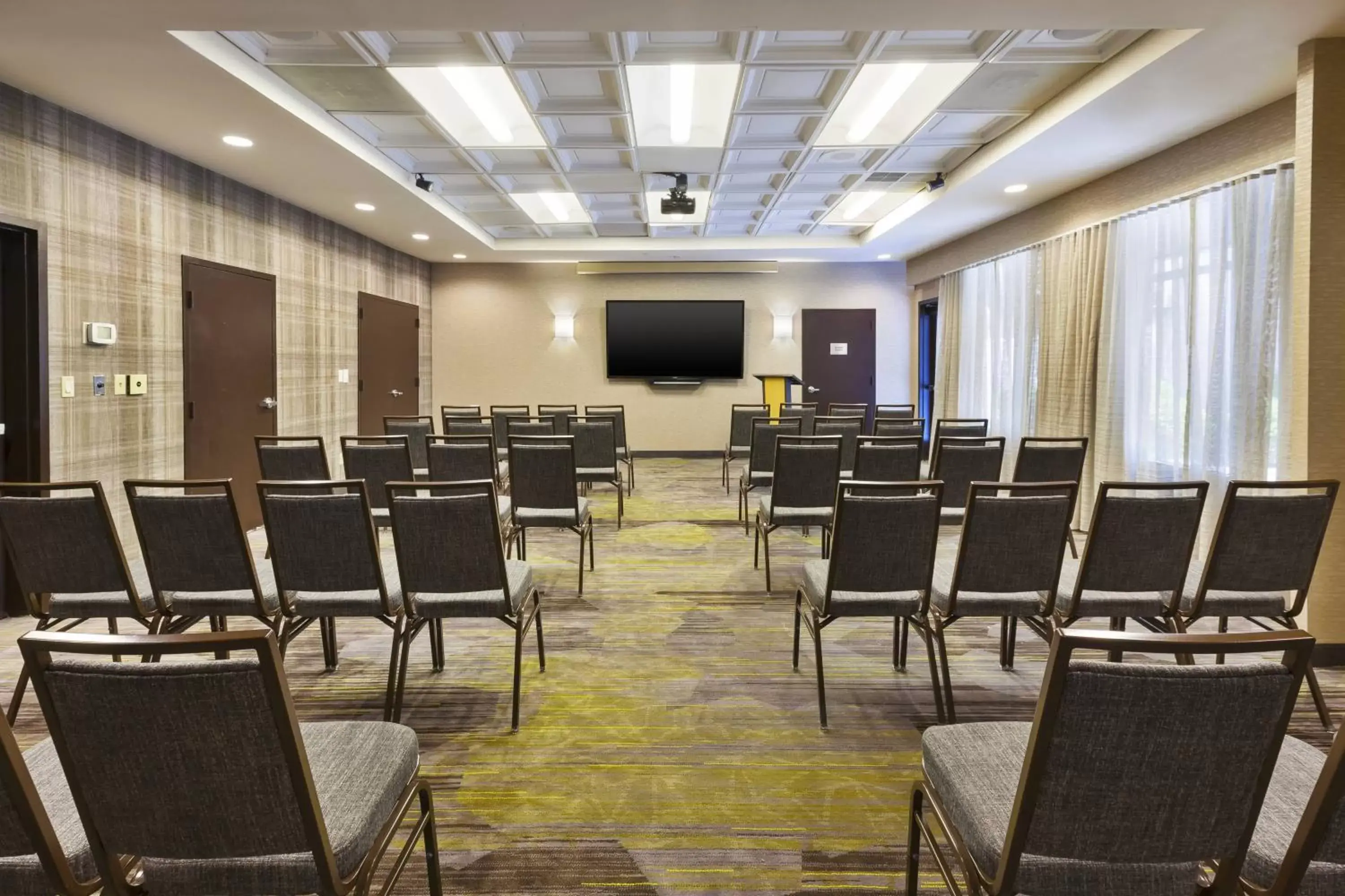 Meeting/conference room in Courtyard by Marriott Secaucus Meadowlands