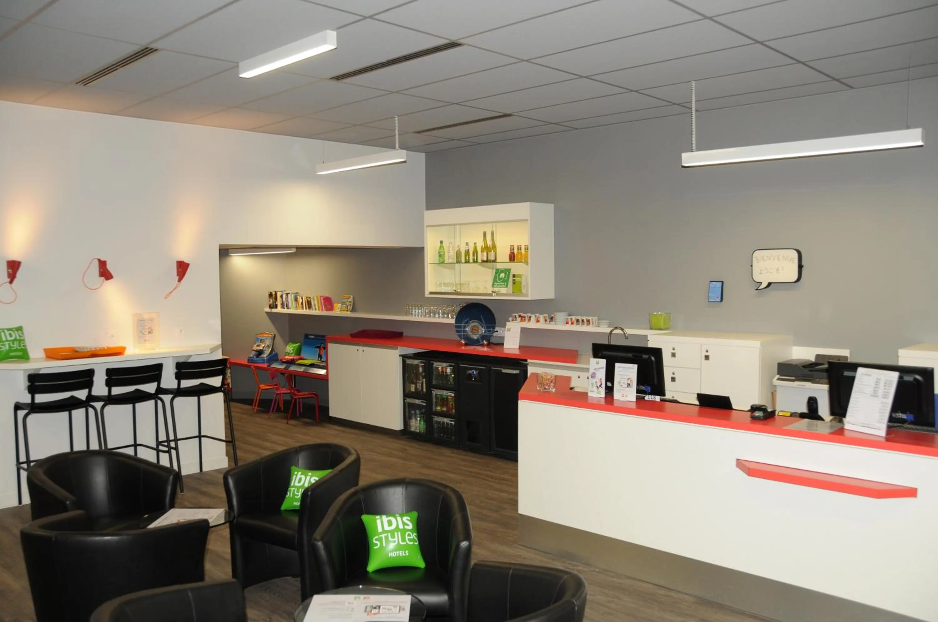 Lobby or reception in Ibis Styles Chambery Centre Gare