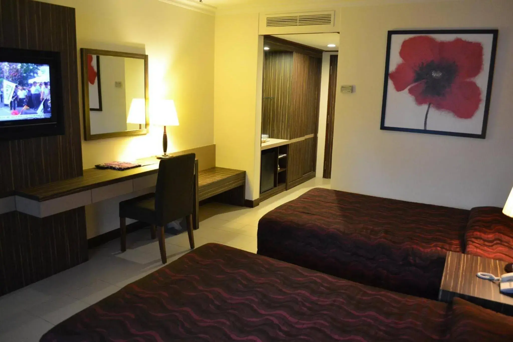 Deluxe Double or Twin Room in De Rhu Beach Resort Deluxe Double or Twin Room in De Rhu Beach Resort