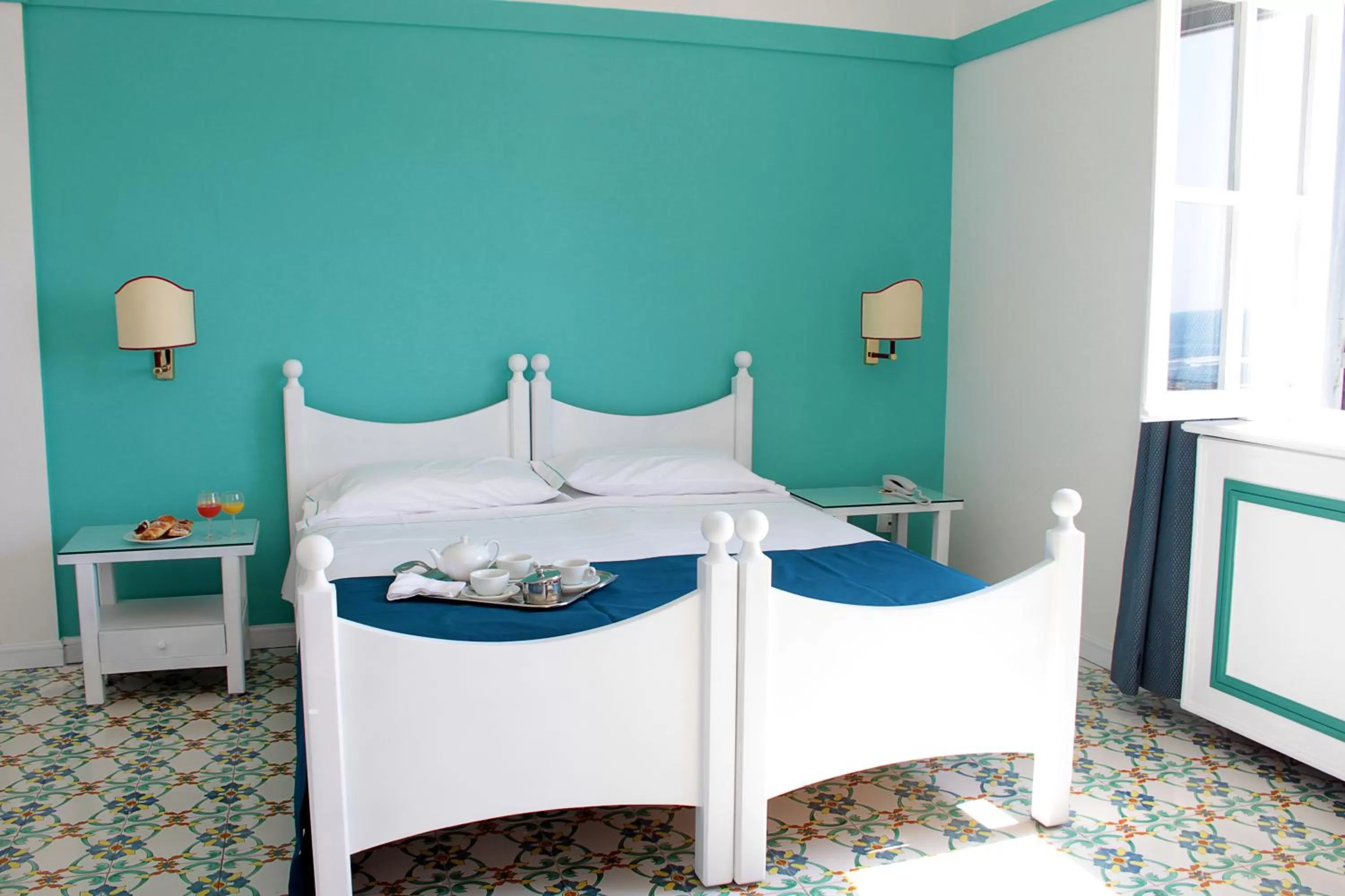 Bed in Sunbay Park Hotel