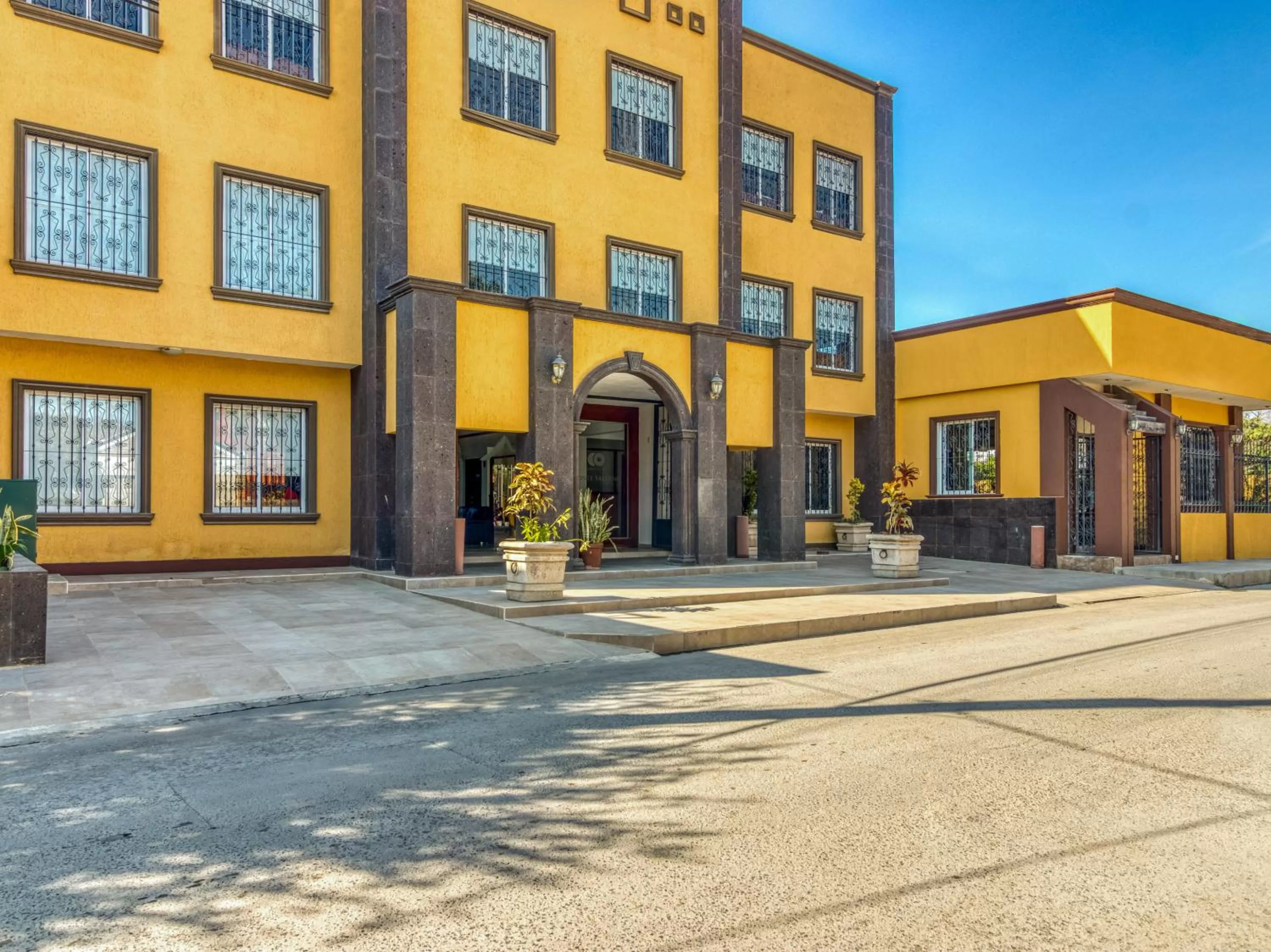 Facade/entrance in Monte Salerno Hotel & Suites