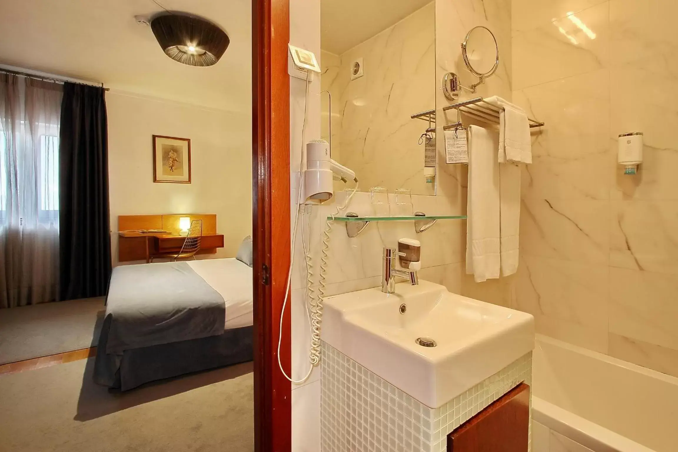 Bathroom in Hotel Mestre de Avis
