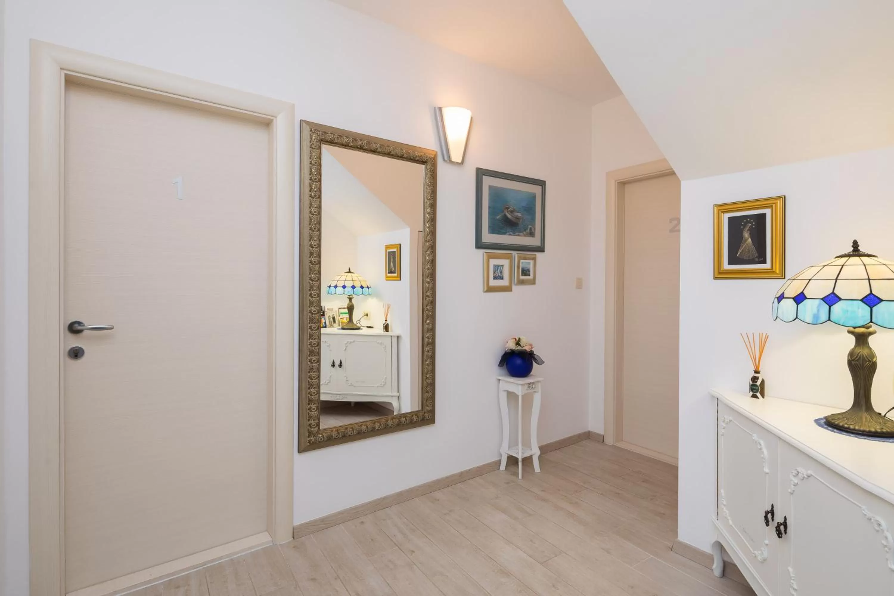 Lobby or reception in Romantic Luxury Rooms