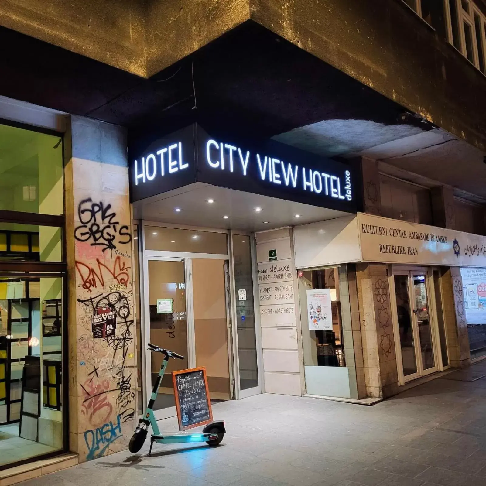 Property building in Hotel City View Deluxe Property building in Hotel City View Deluxe