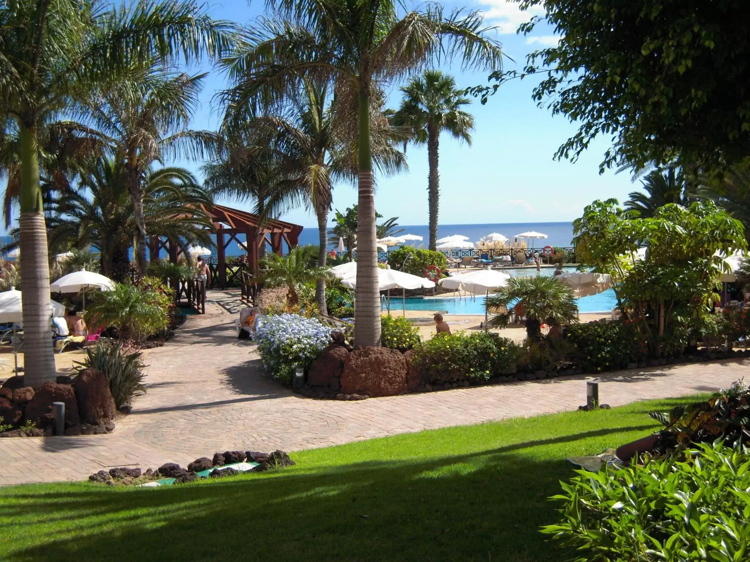 Garden, Pool View in R2 Hotel Pajara Beach