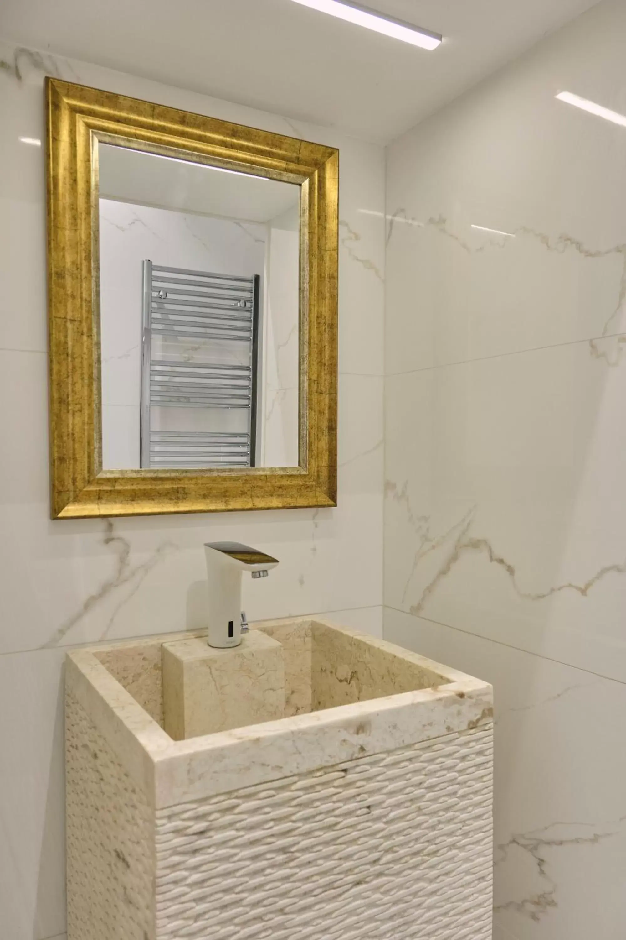 Public Bath, Bathroom in Hotel Praza Quintana