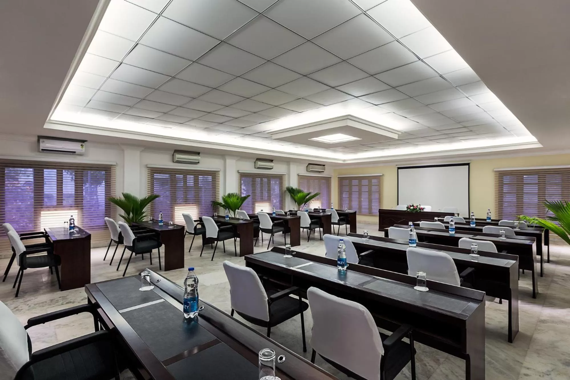 Restaurant/Places to Eat in GReaT Trails Riverview Thanjavur By GRT Hotels