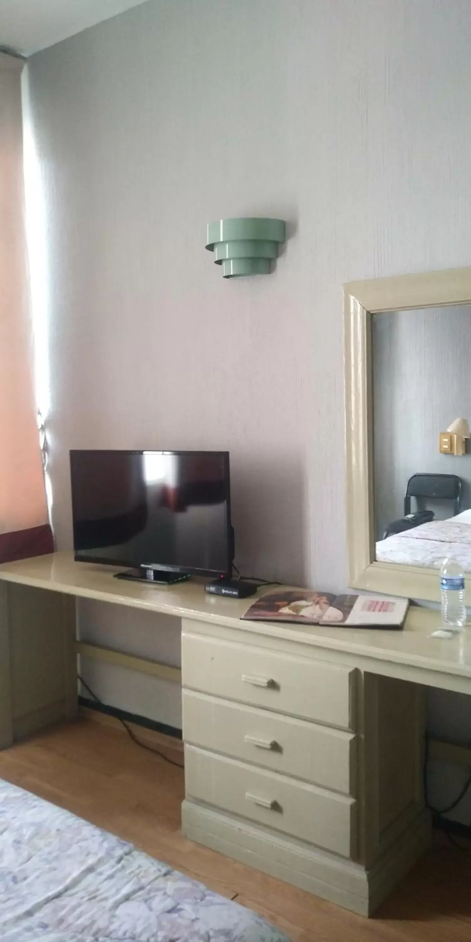 TV/Entertainment Center in Hotel Nueva Galicia