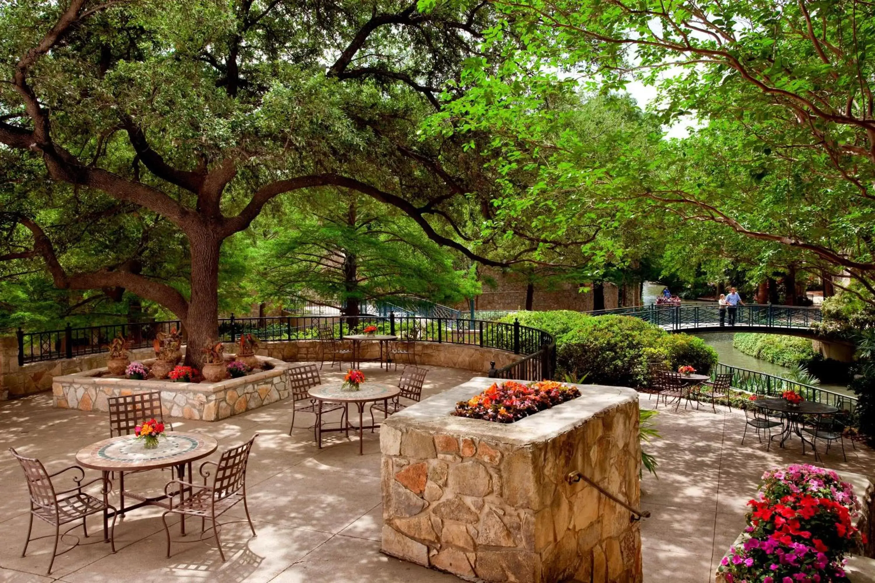 Property building in San Antonio Marriott Riverwalk