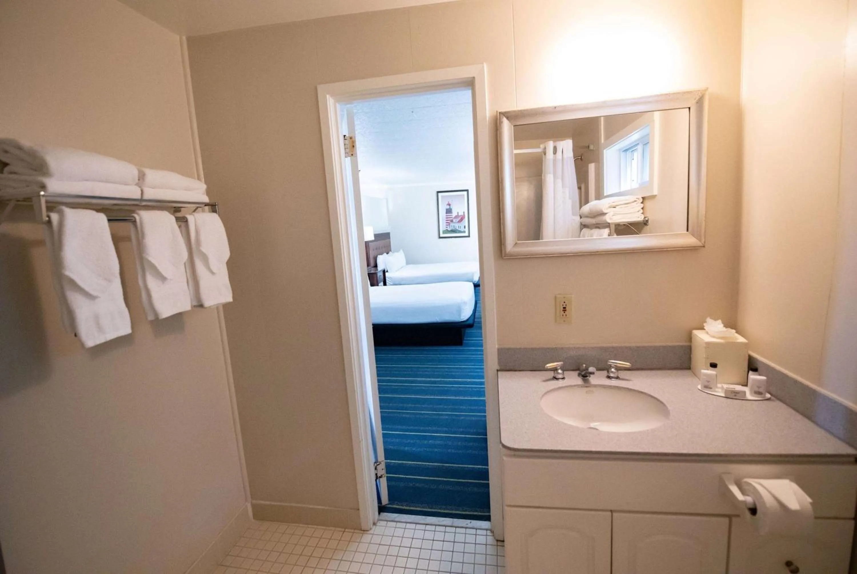 TV and multimedia, Bed in Days Inn by Wyndham Bar Harbor