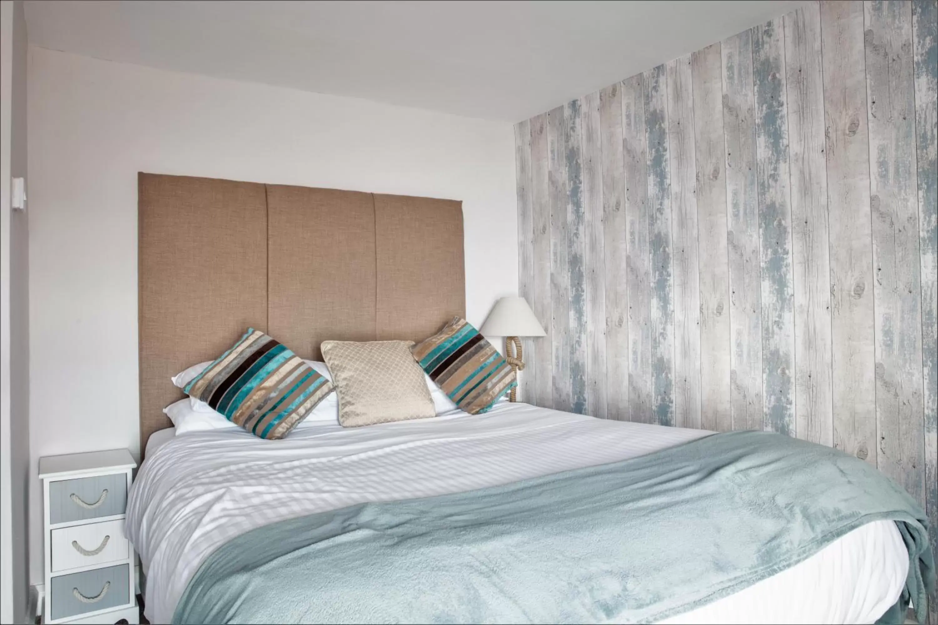 Bed in The Two Lifeboats Bed in The Two Lifeboats