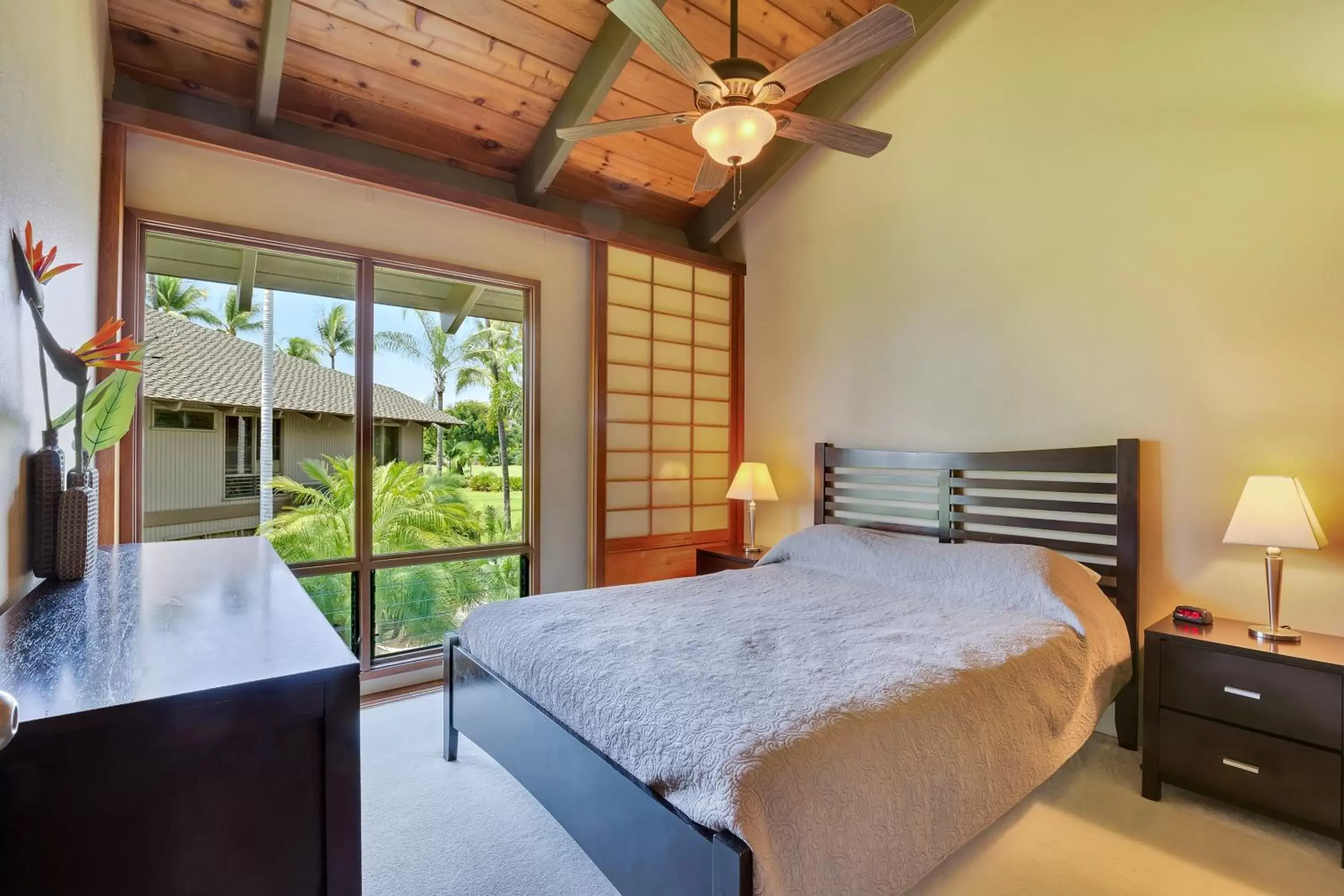 Bed in Kanaloa at Kona by Castle Resorts & Hotels