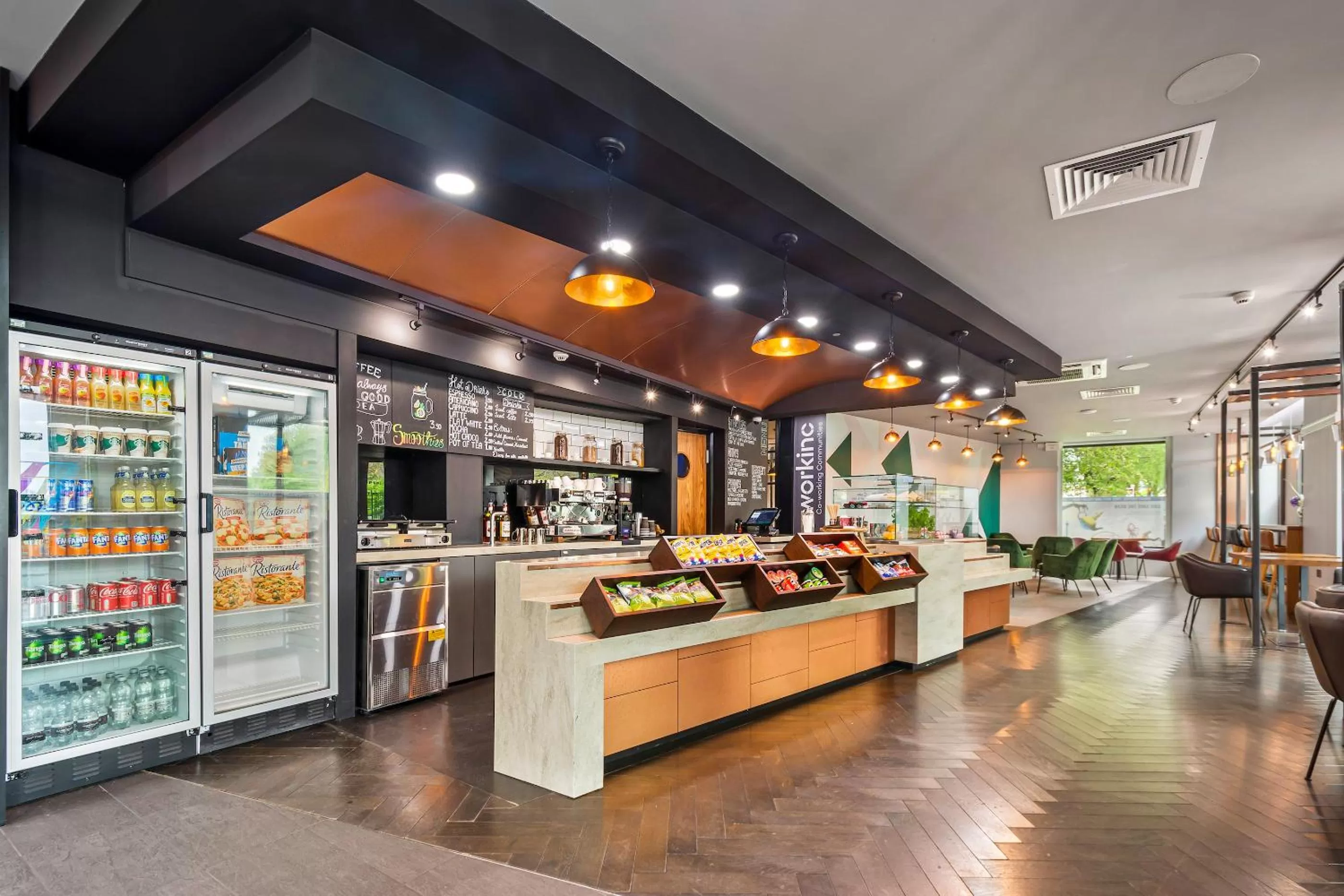 Food and drinks in Roomzzz London Stratford