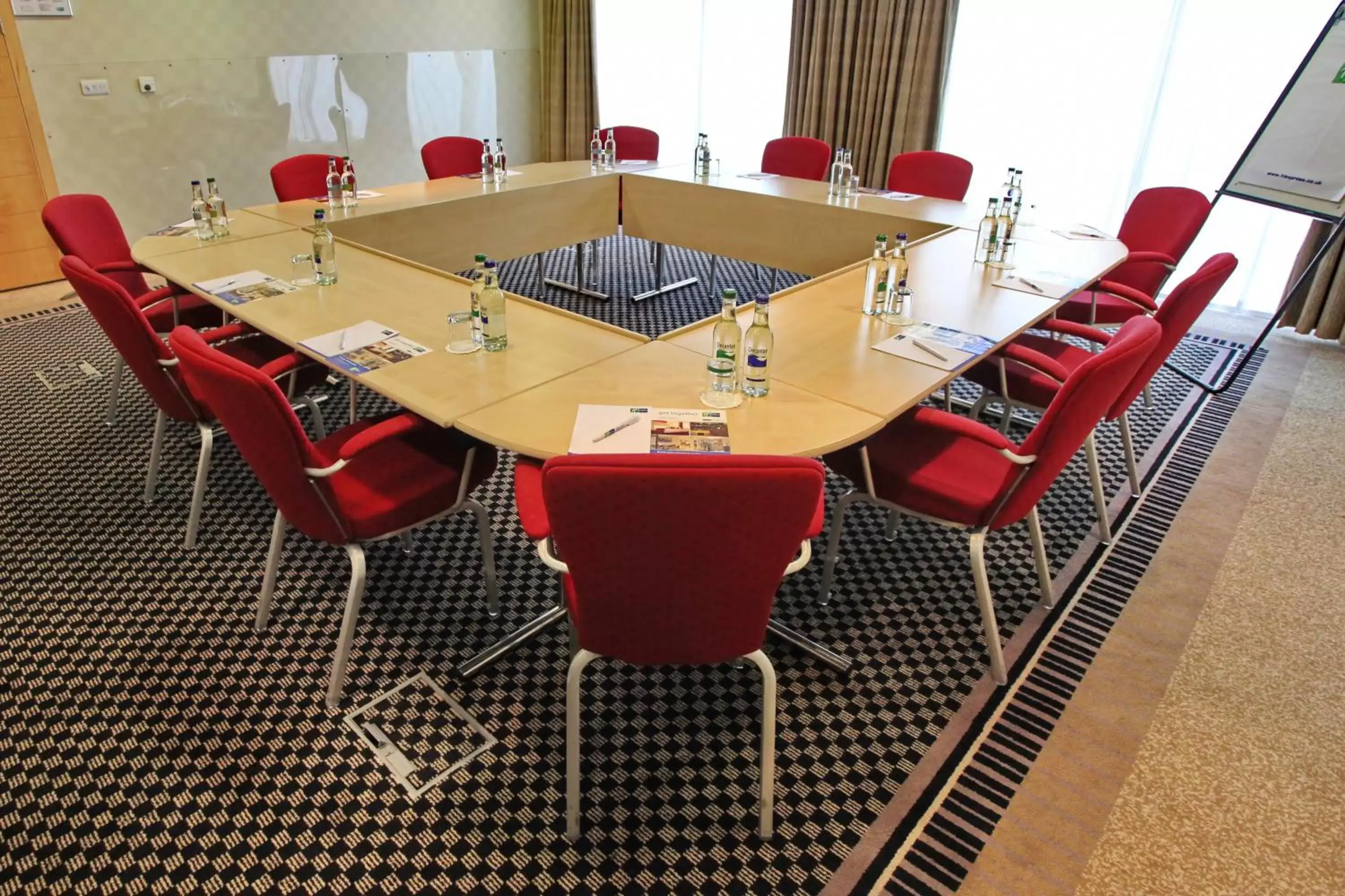 Meeting/conference room in Holiday Inn Express Southampton - M27, J7, an IHG Hotel