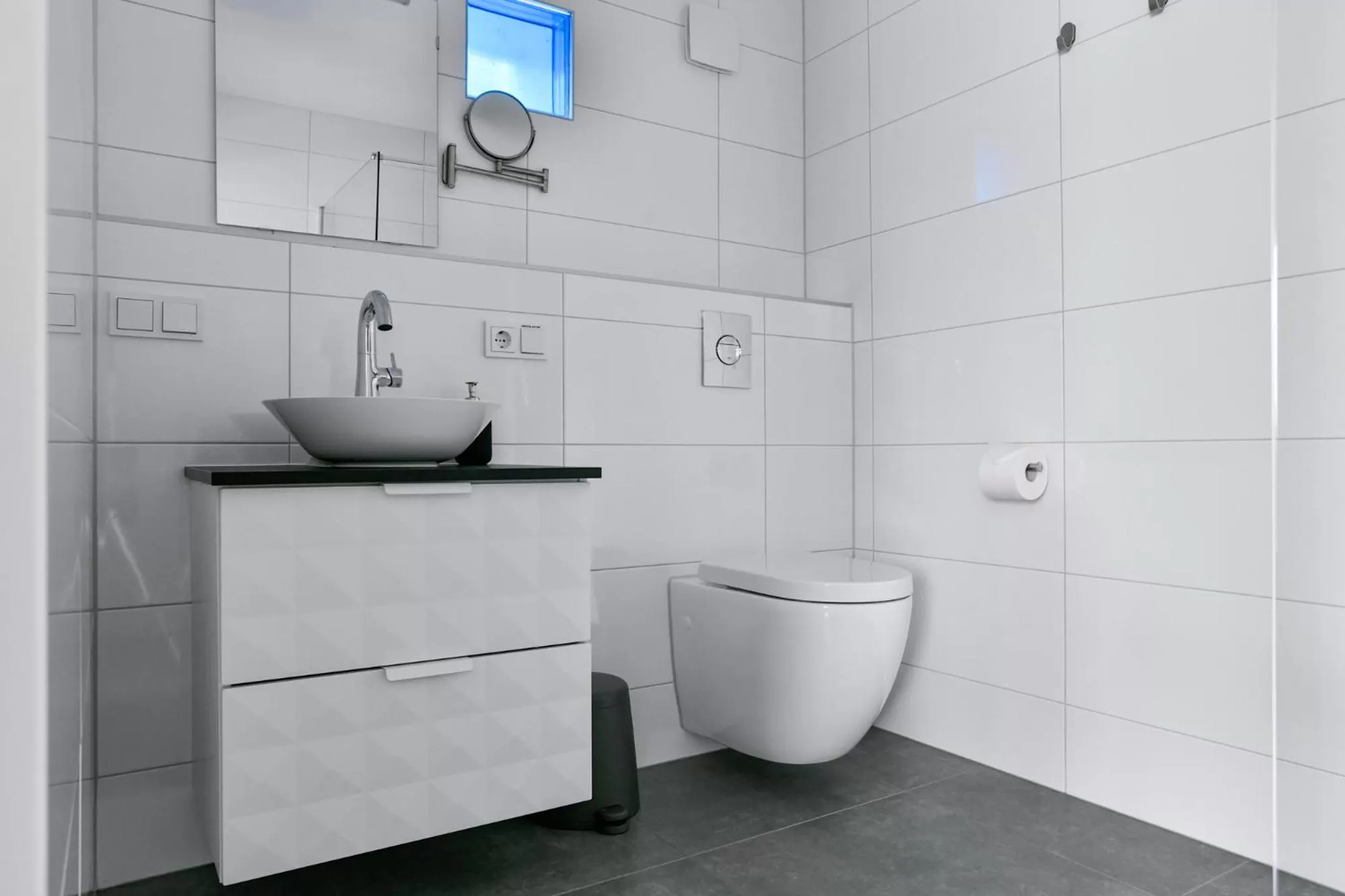 Toilet, Bathroom in BEDbijPET