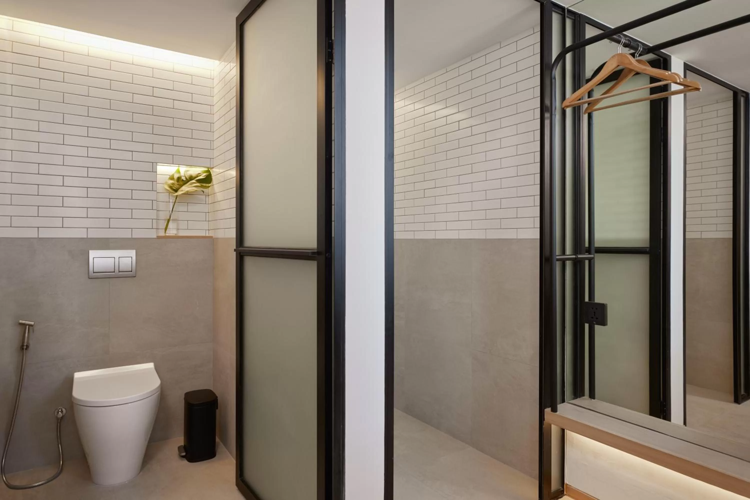 Toilet in ASAI Bangkok Sathorn