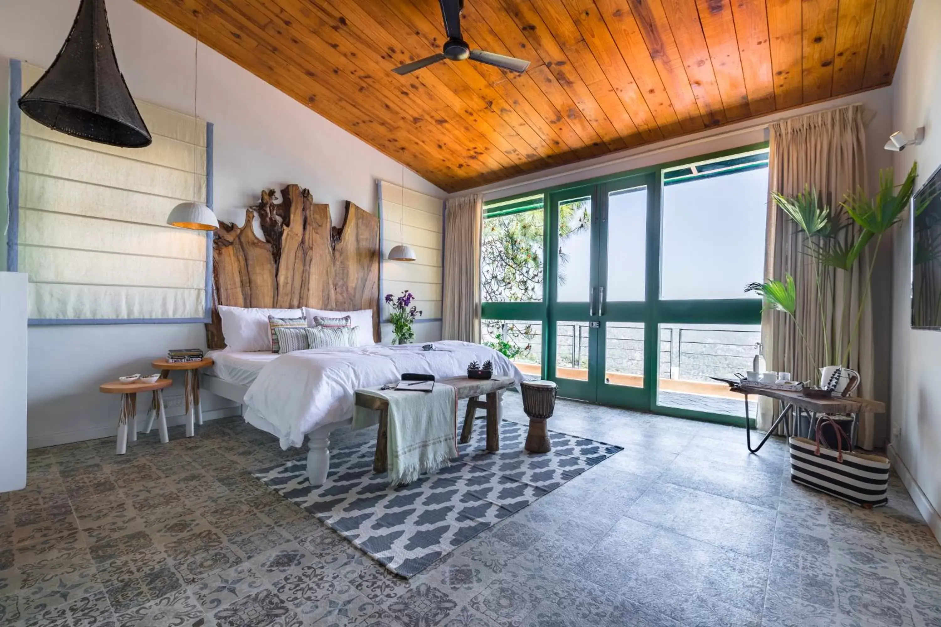 Bedroom in Seclude Kasauli, Himachal Pradesh Bedroom in Seclude Kasauli, Himachal Pradesh