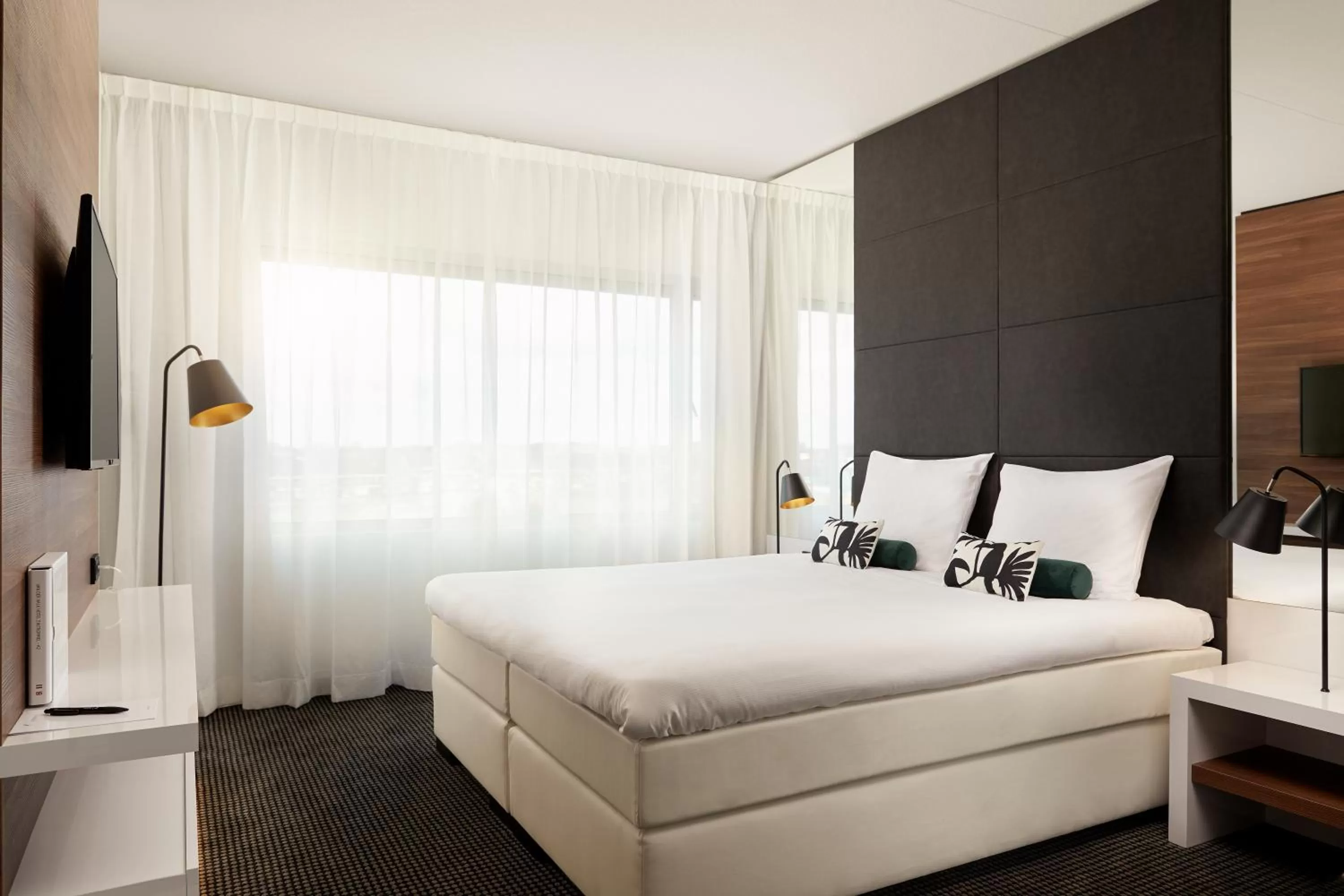 Photo of the whole room, Bed in Van der Valk Zaltbommel-A2