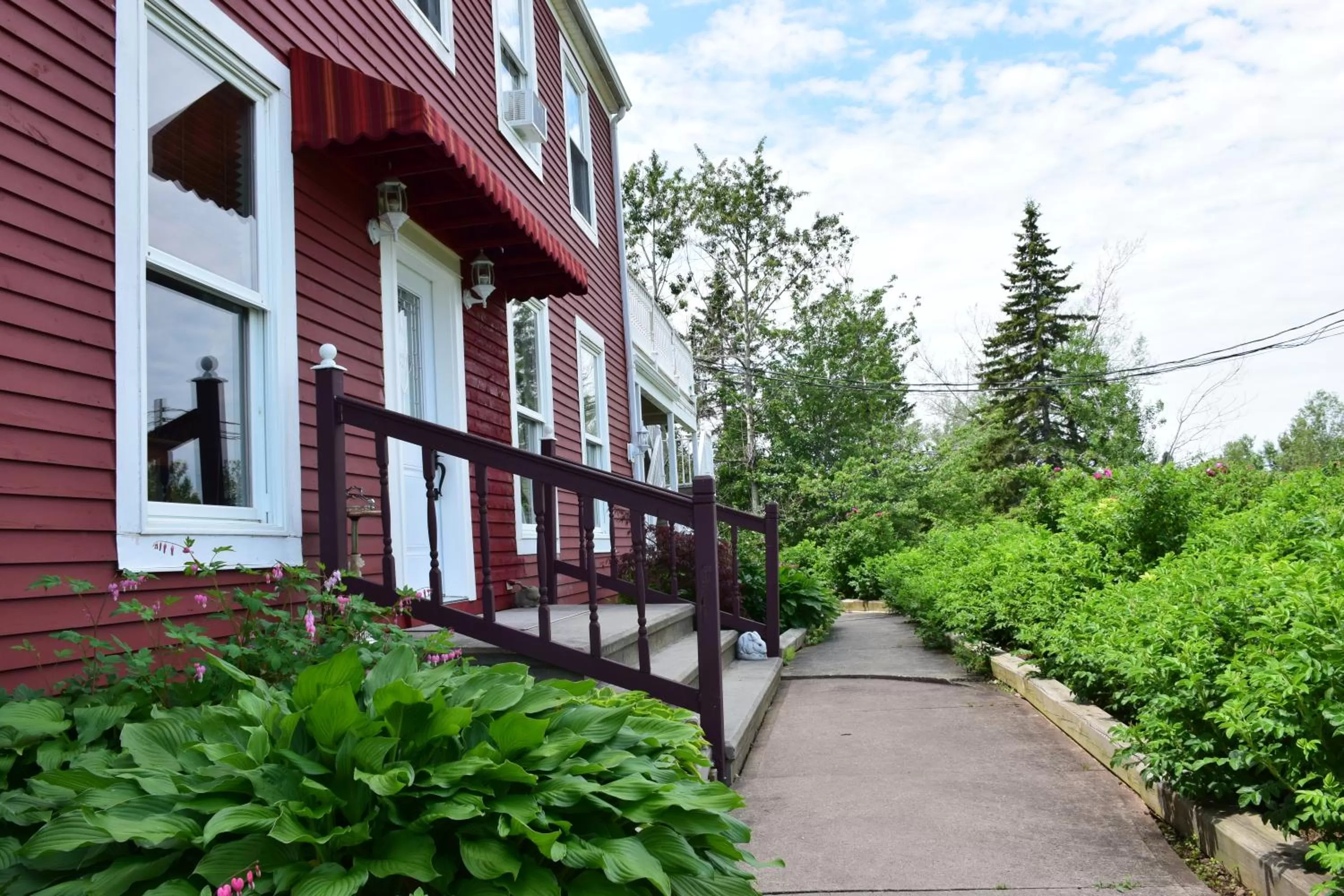 Property building in Auberge Wild Rose Inn