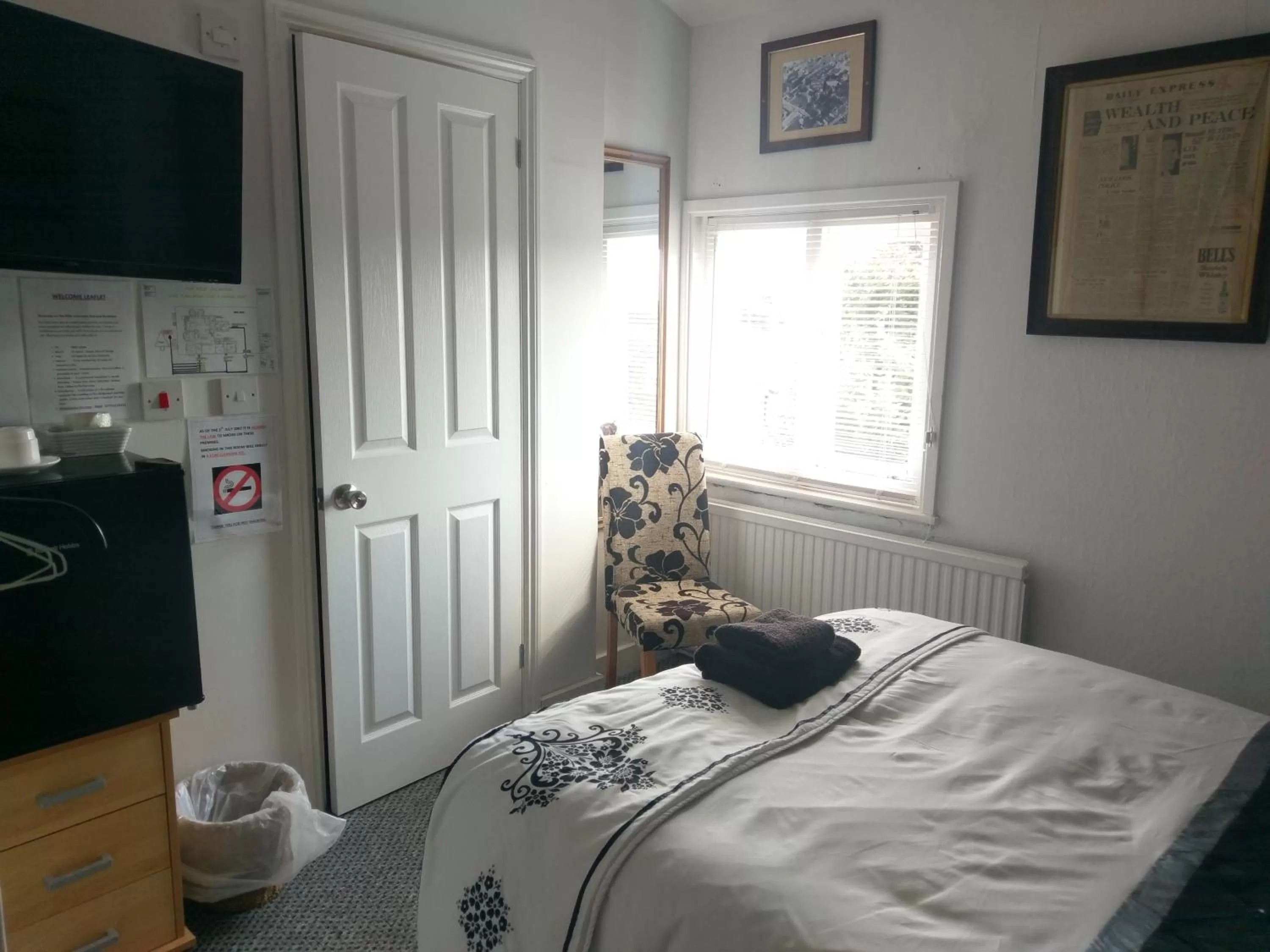 Bedroom, Bed in The Rifle Volunteer