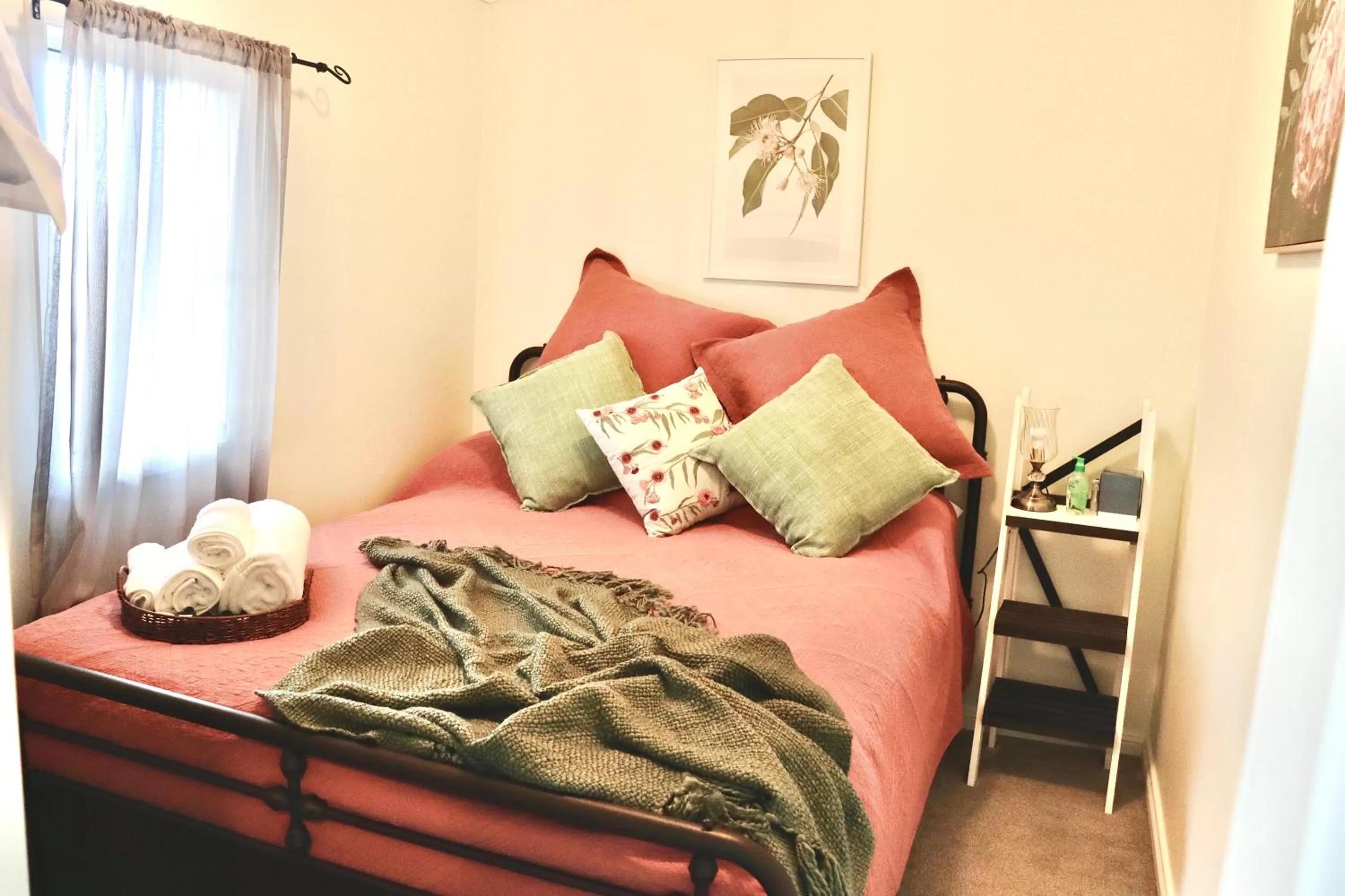 Bed in Clover Cottage Uralla